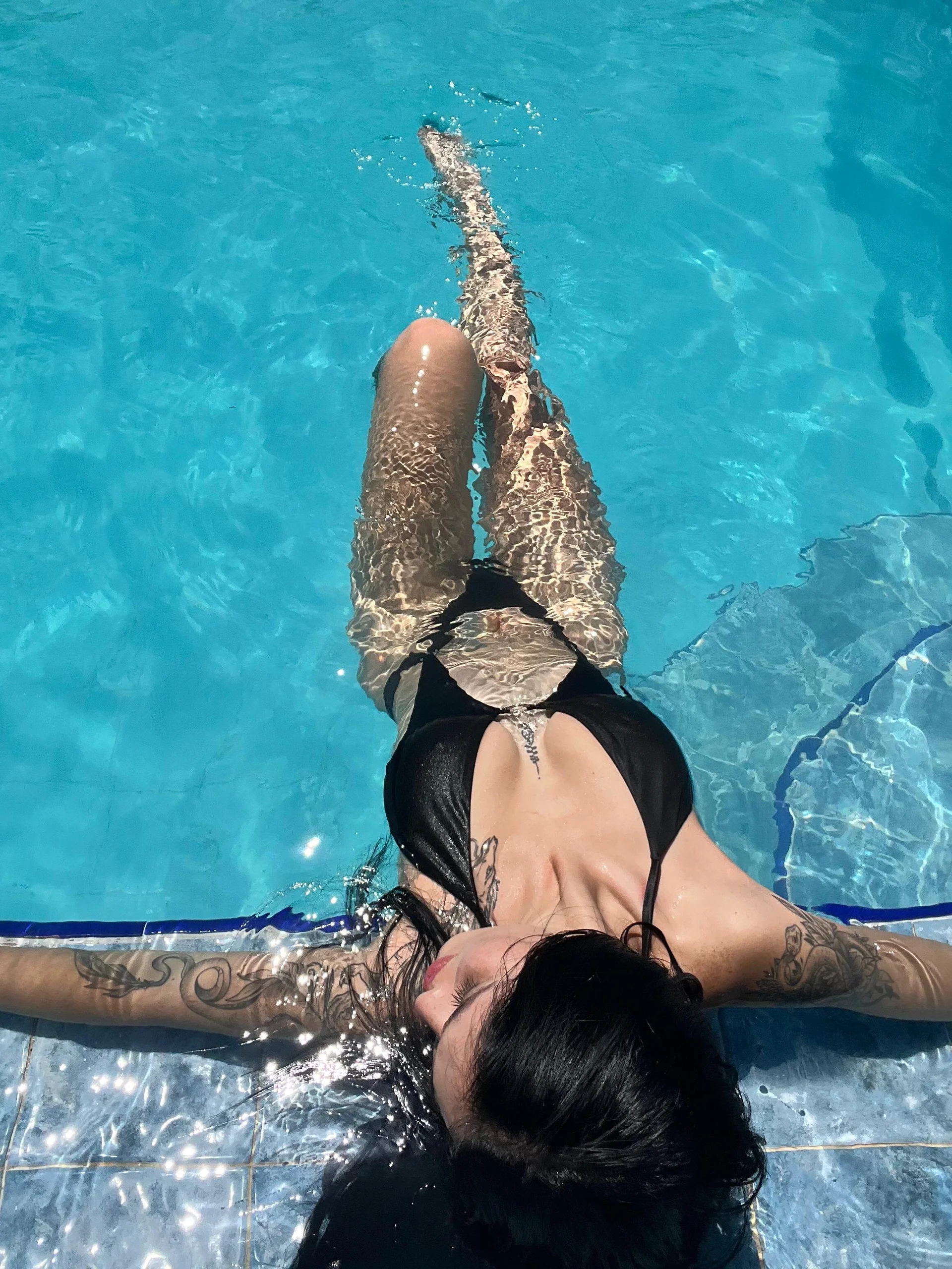 XXX Porn Photo of Nude carolinerousev 27