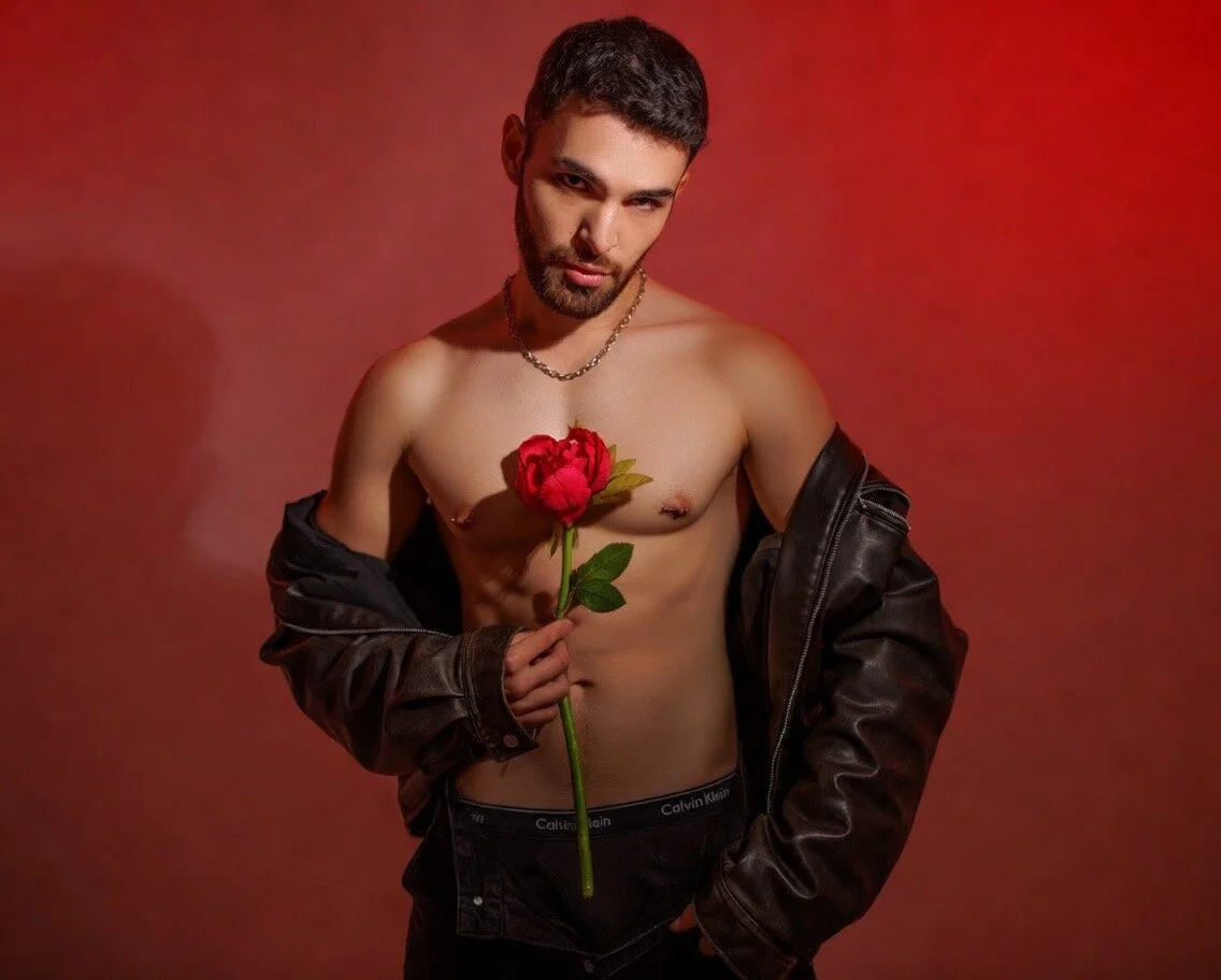 XXX Porn Photo of Nude Apolo_lux1 10