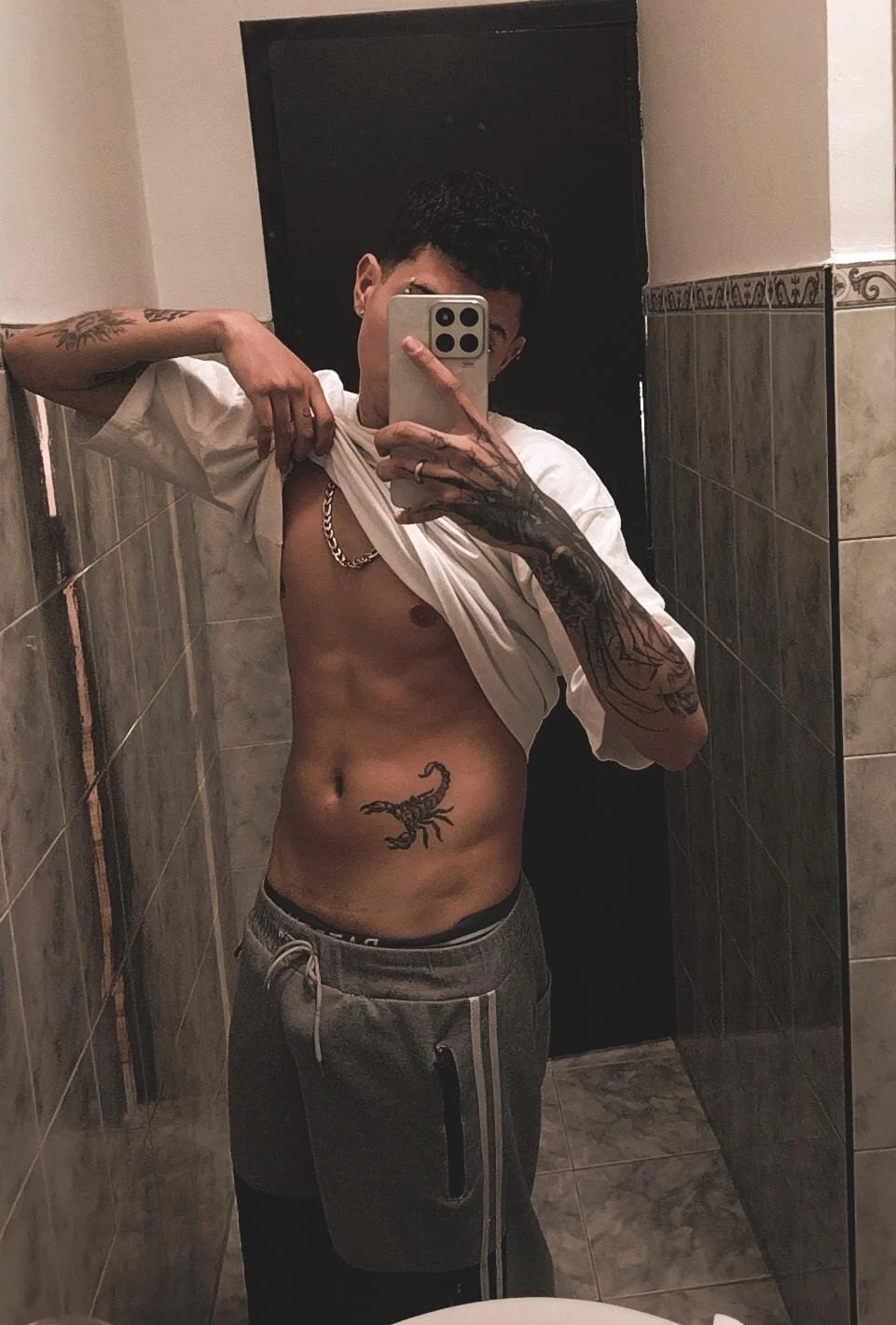 XXX Porn Photo of Nude JoshBeech 10