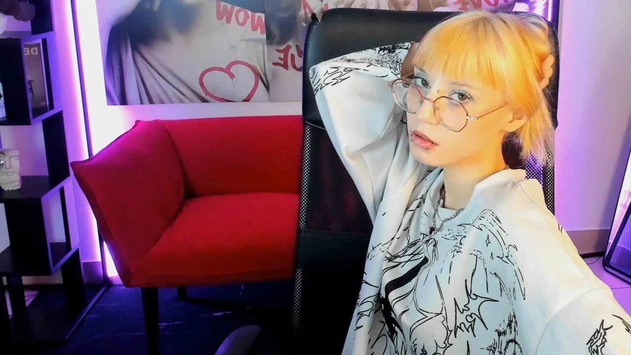 XXX Porn Photo of Nude ReminaMeow 16