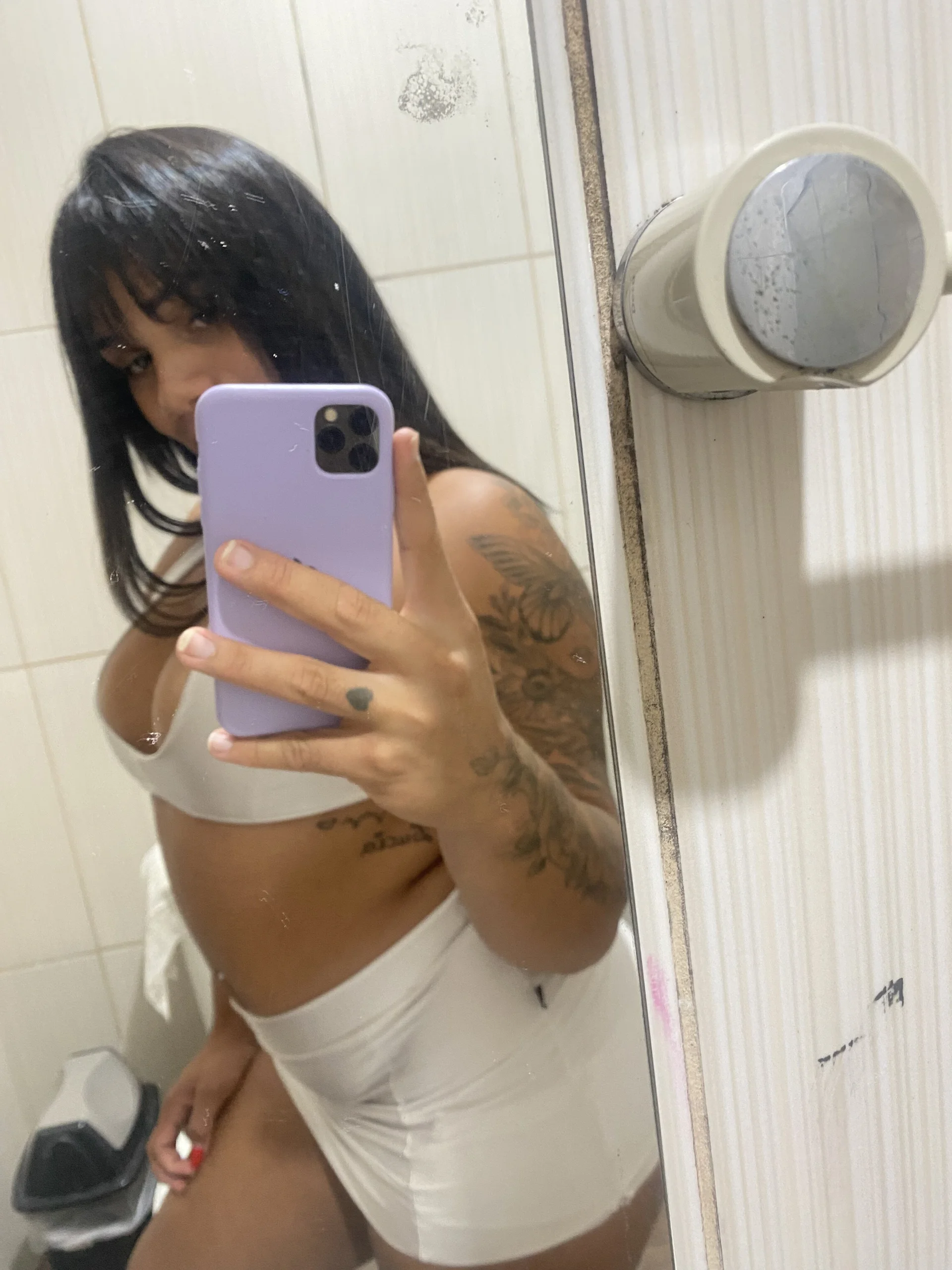 XXX Porn Photo of Nude lavinyaalencar22 17