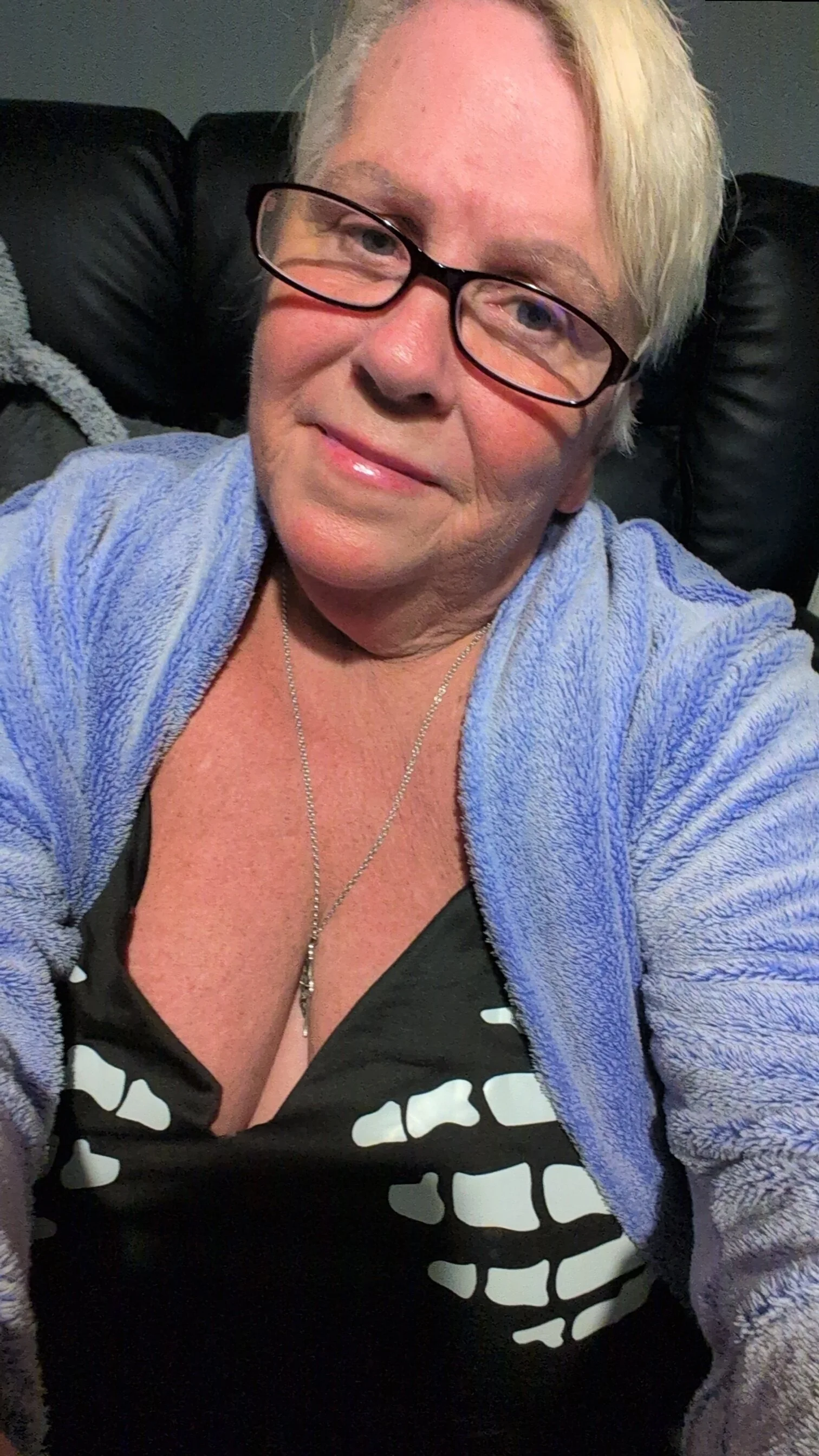 XXX Porn Photo of Nude Playful_MILF_Demi 2