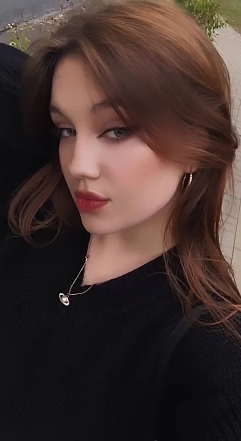 XXX Porn Photo of Nude GuillerminaHotze 3