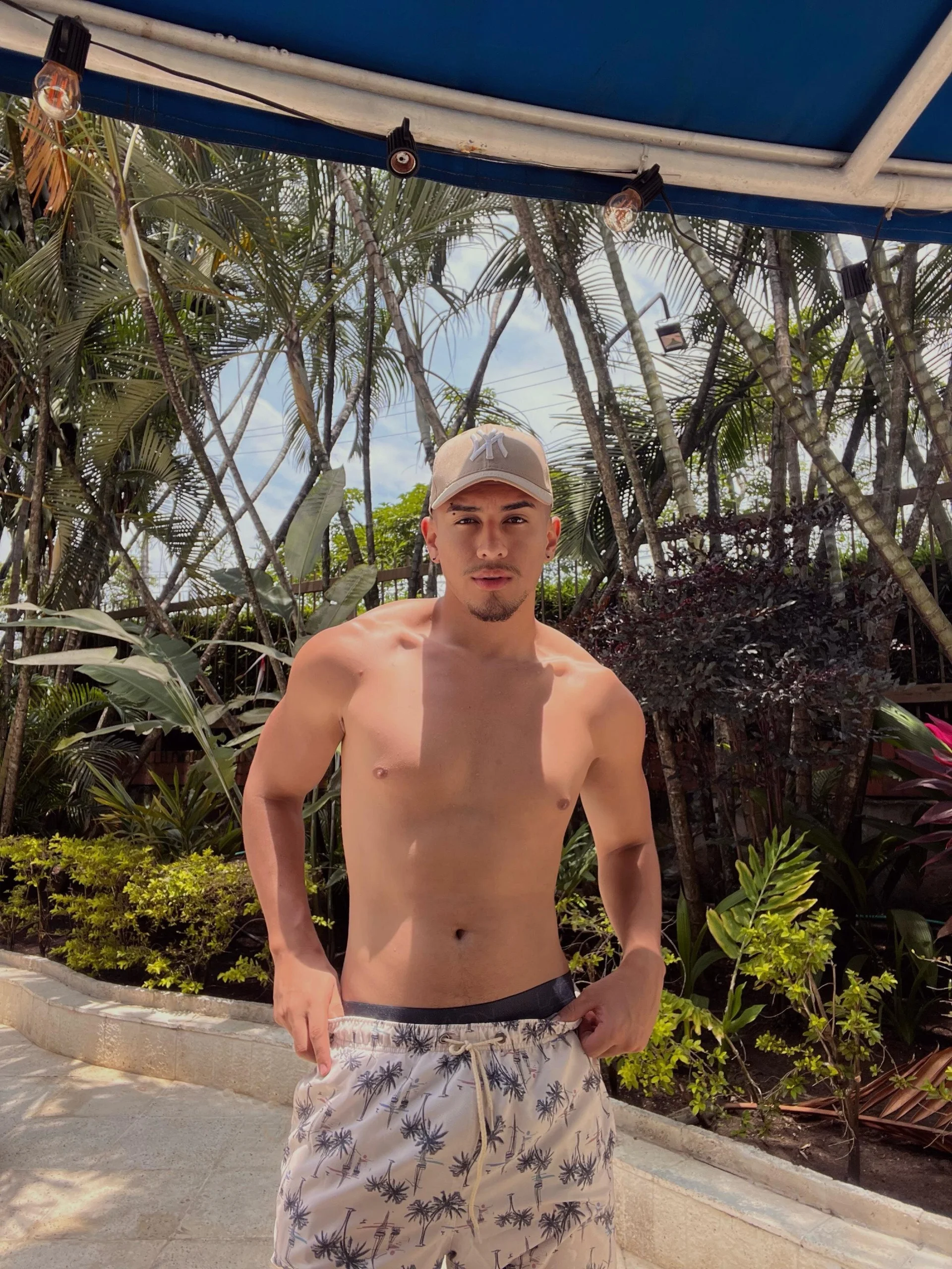 XXX Porn Photo of Nude Aaronfox_x 139
