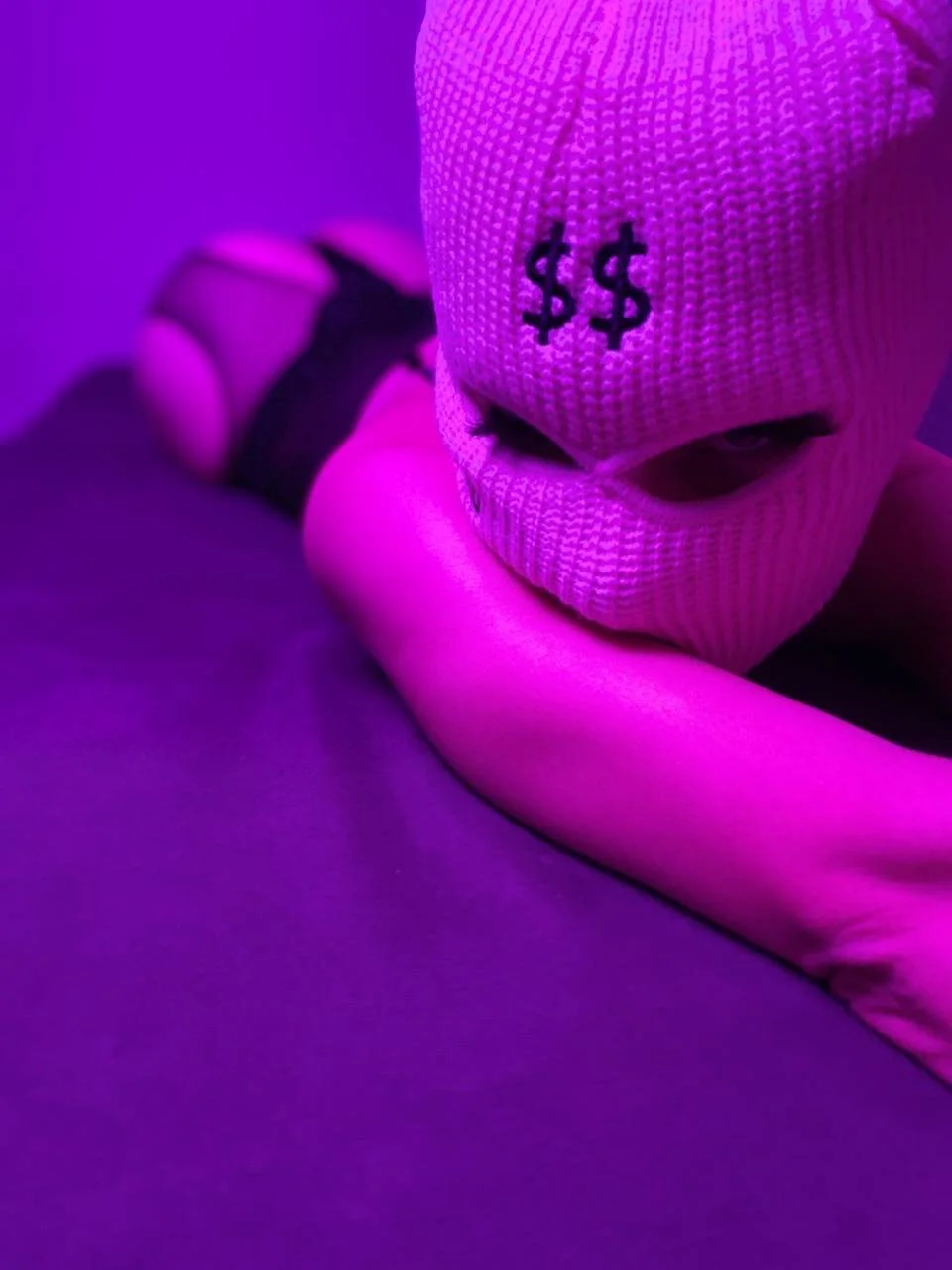 XXX Porn Photo of Nude MaskedSeductress 4