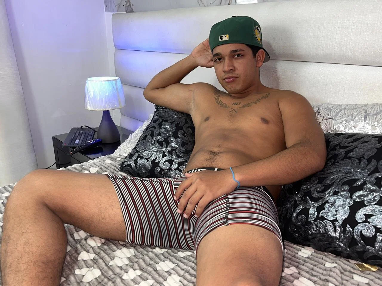 XXX Porn Photo of Nude davisito_26 16
