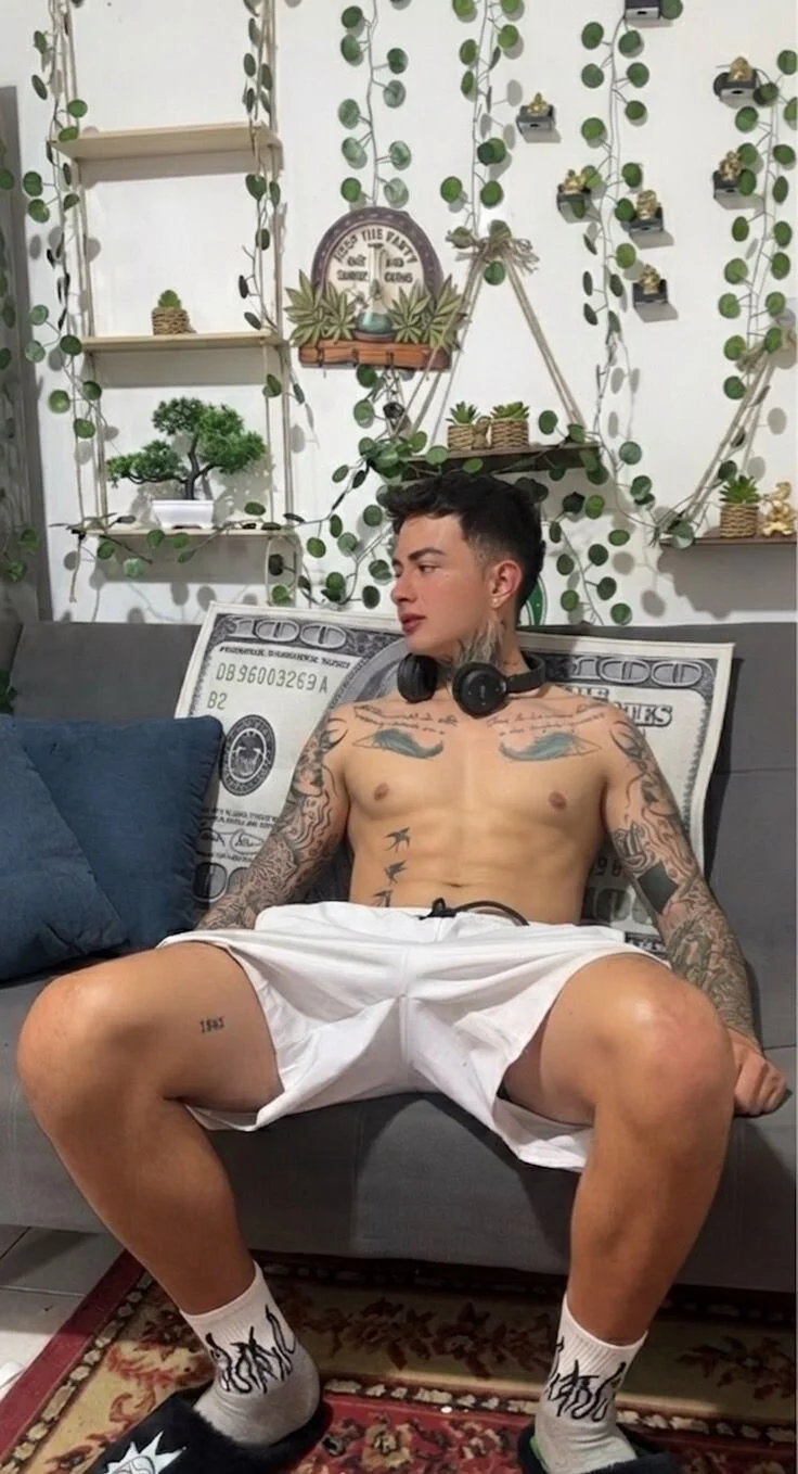 XXX Porn Photo of Nude santii_ss 1
