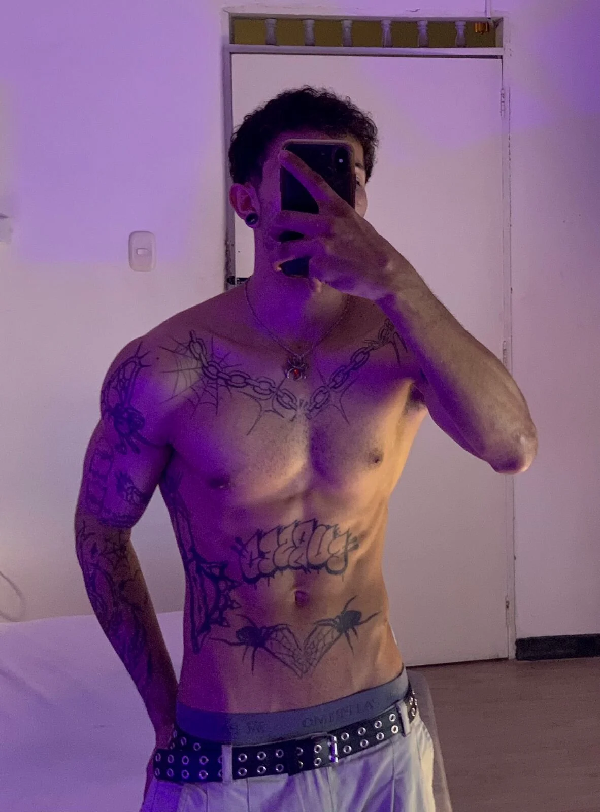 XXX Porn Photo of Nude EnzoHunters 22