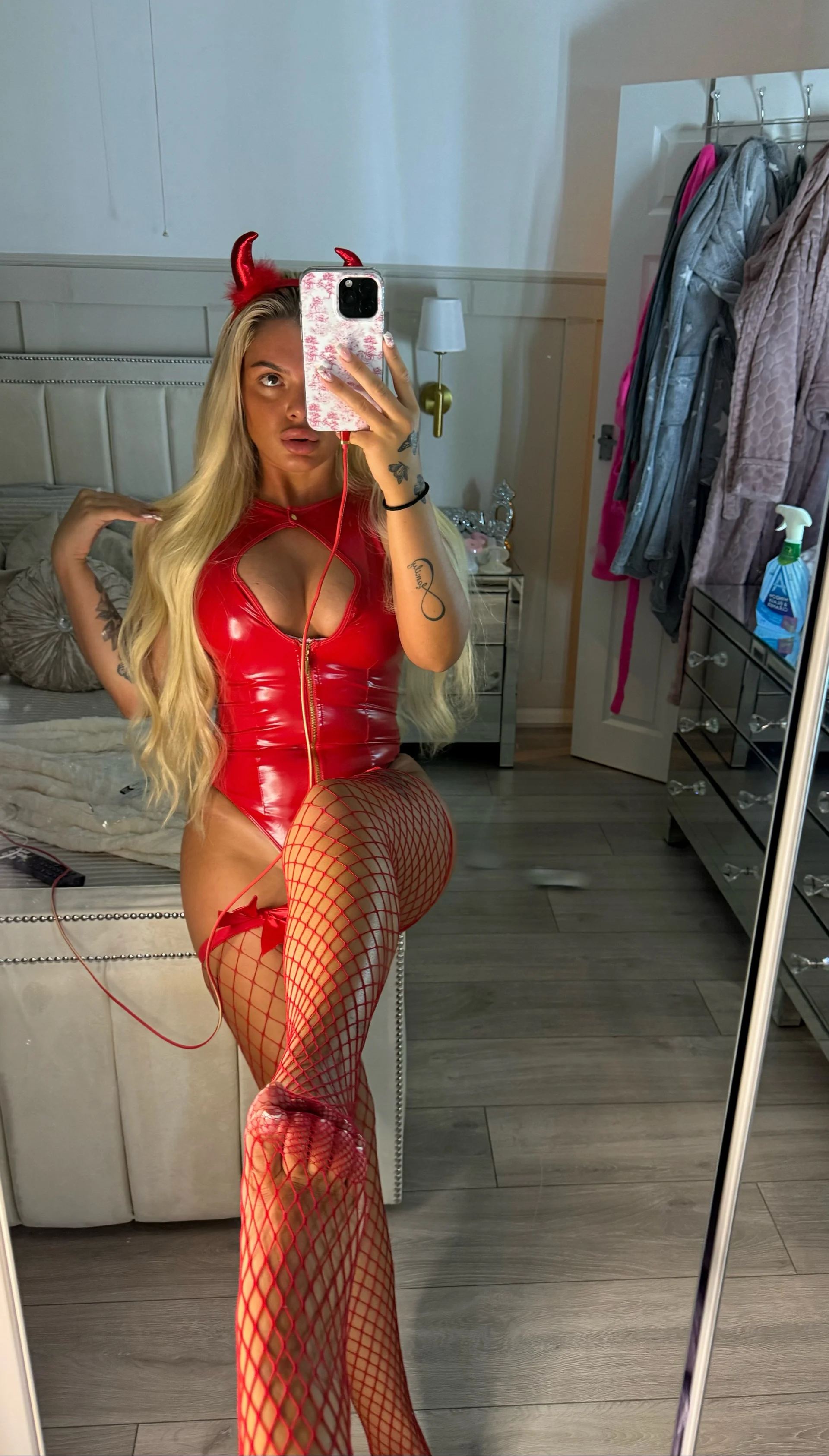 XXX Porn Photo of Nude Irish_BarbieMilfx 6