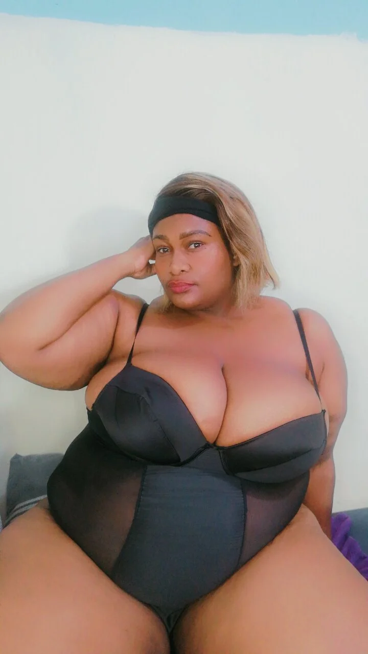 XXX Porn Photo of Nude bustytitsxxx 4
