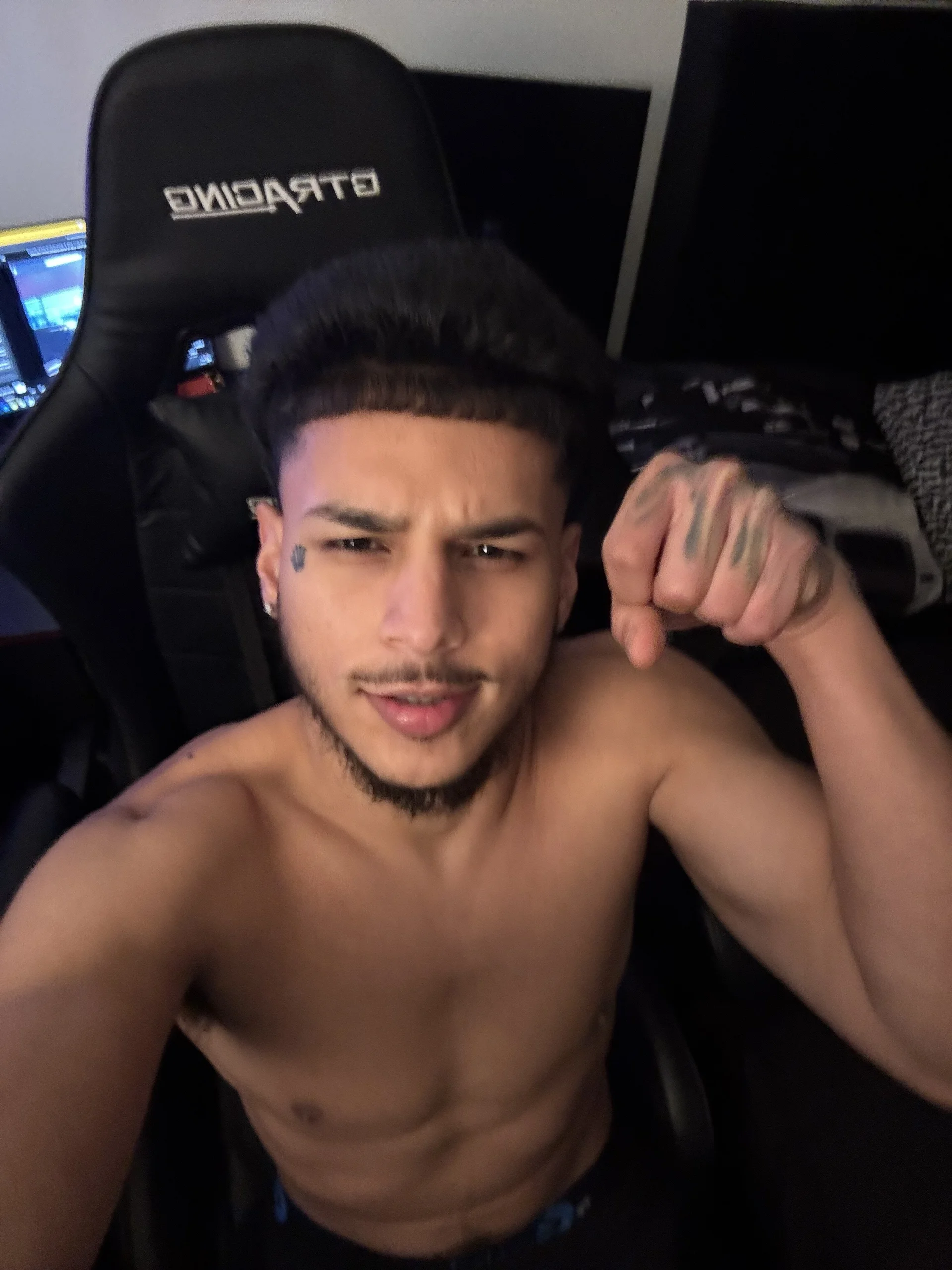 XXX Porn Photo of Nude handsome_dick_swanger 1