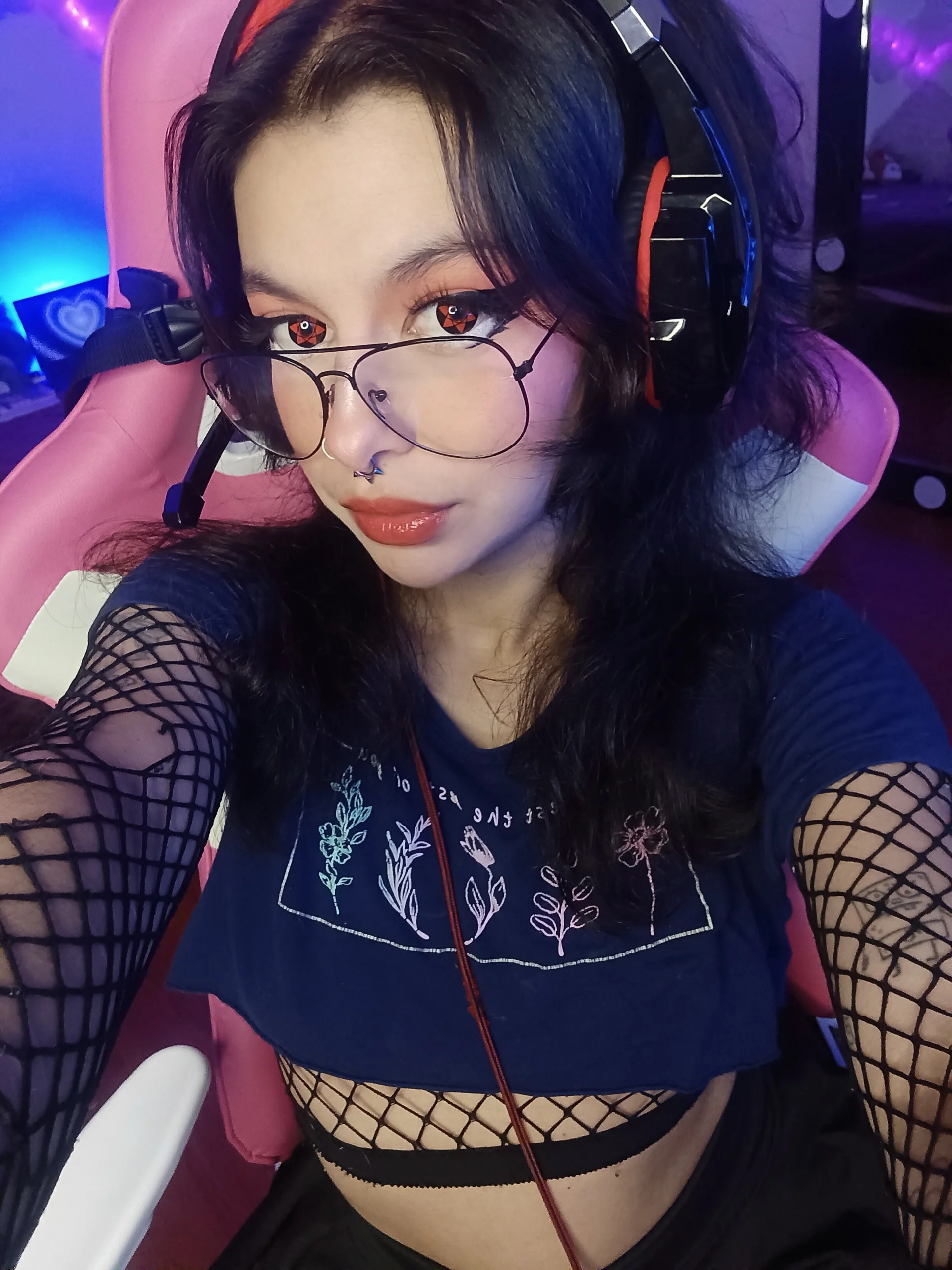 XXX Porn Photo of Nude larah_uwu 1