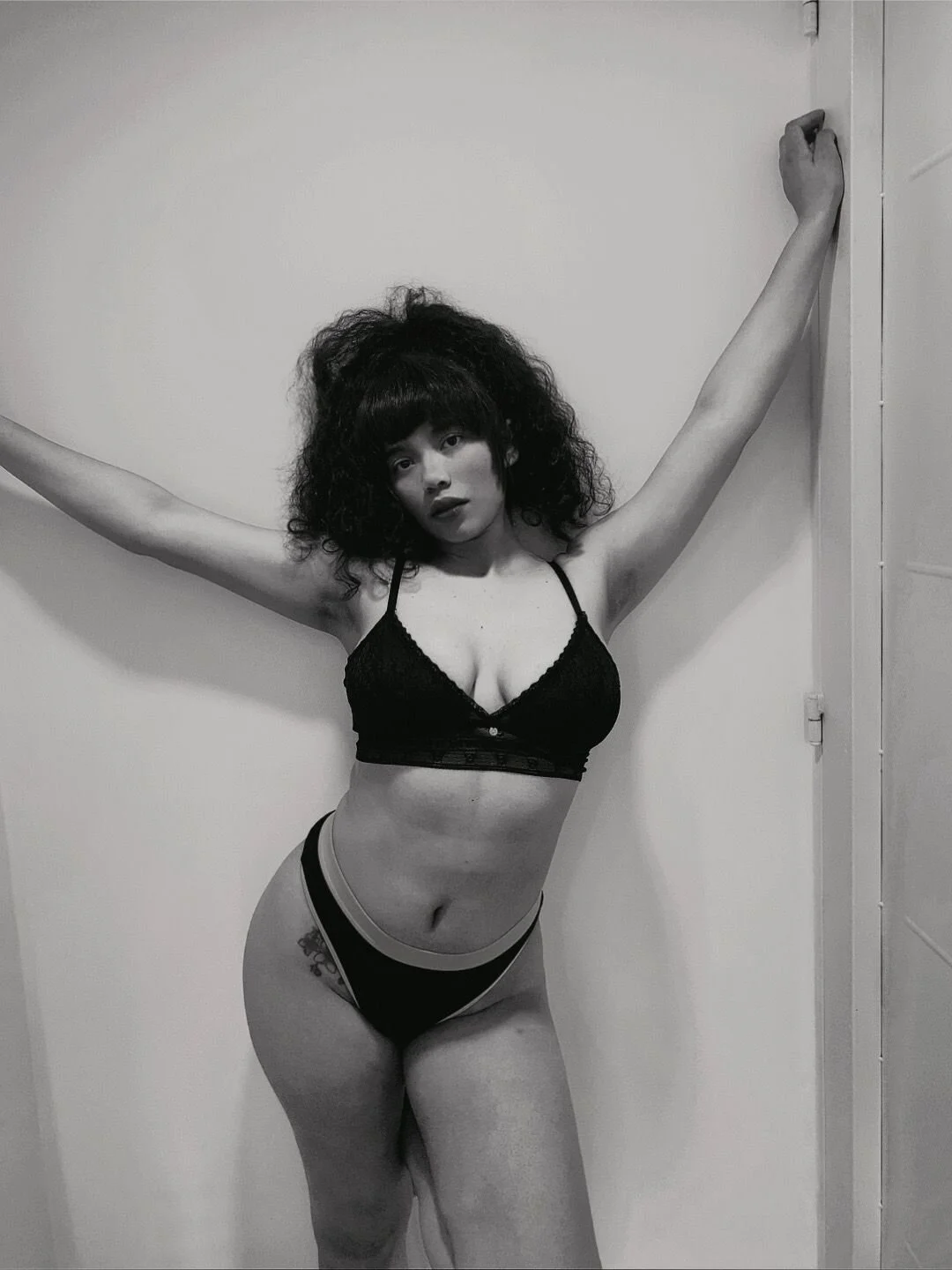 XXX Porn Photo of Nude laureentt_ 1