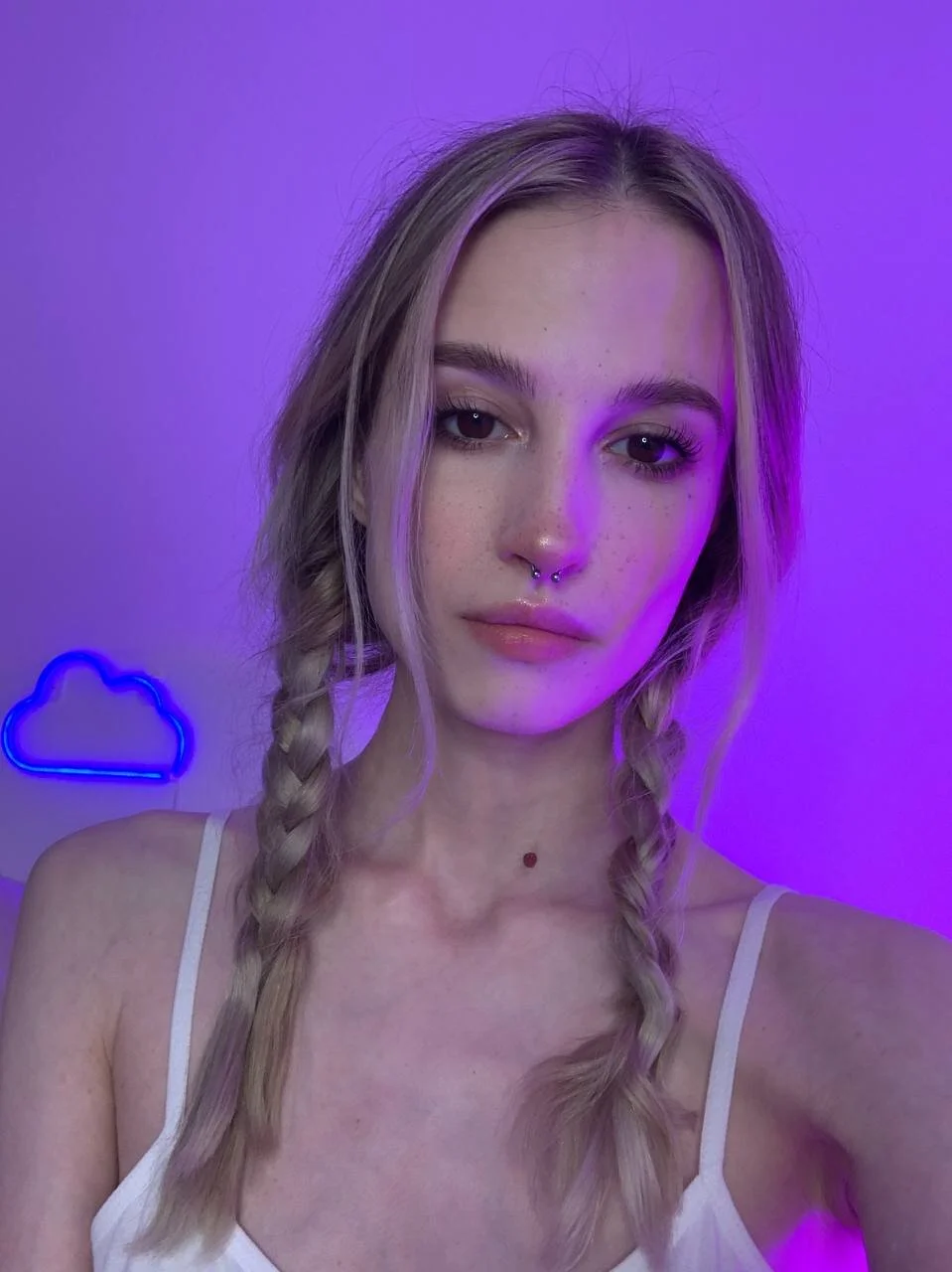 XXX Porn Photo of Nude NeonShine 6