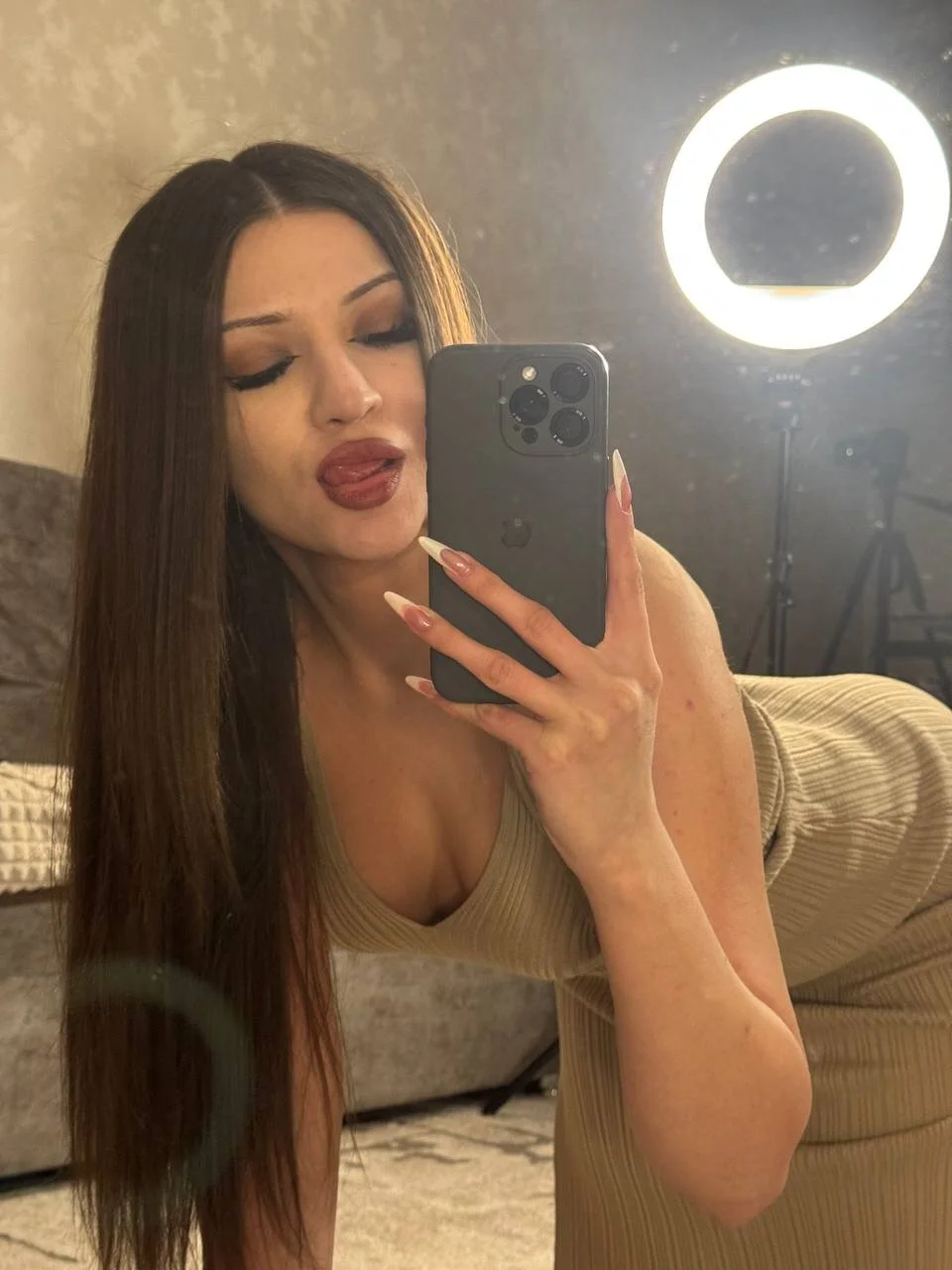 XXX Porn Photo of Nude ashleycheeesman 21
