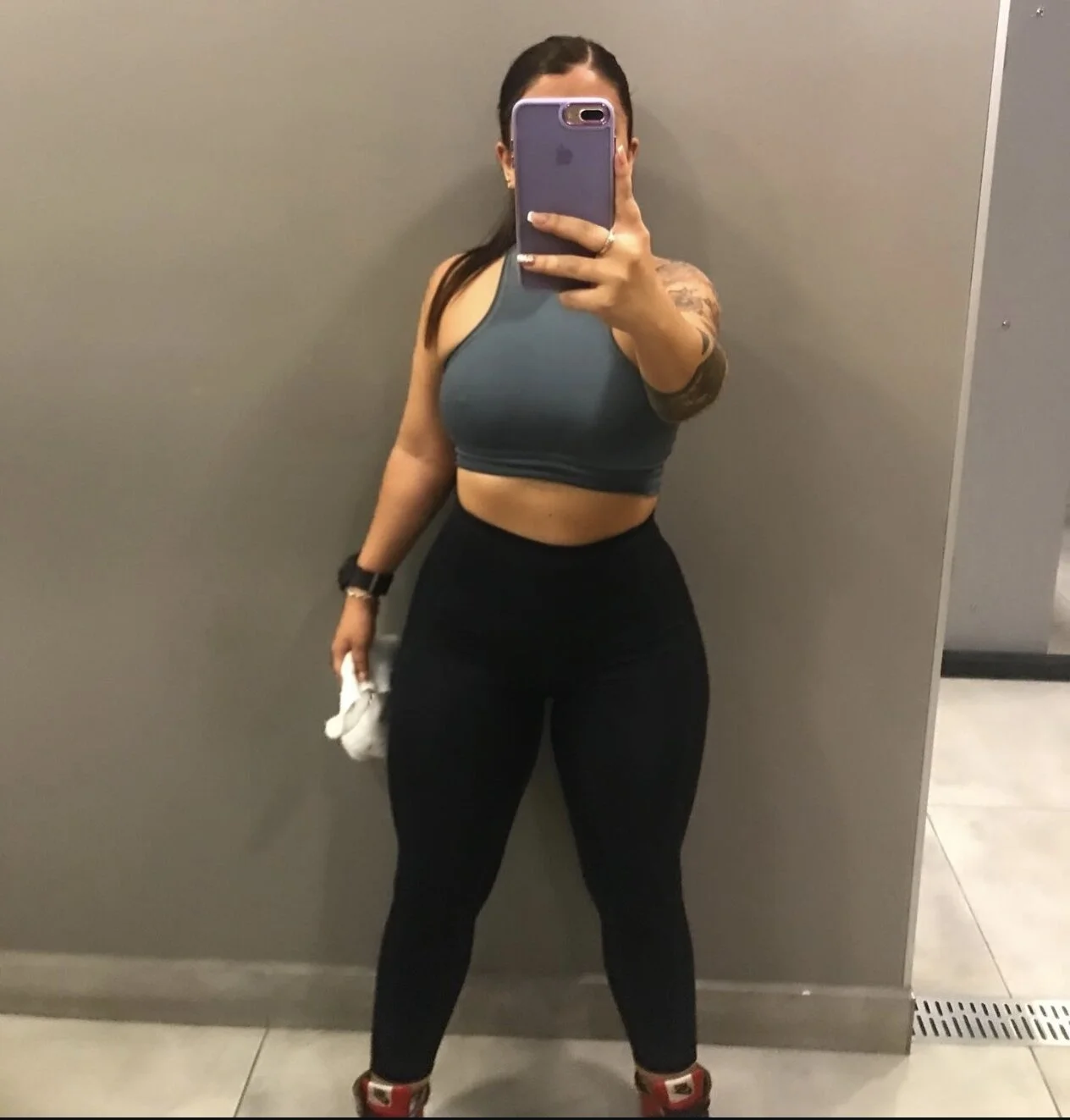 XXX Porn Photo of Nude Leonie10 19