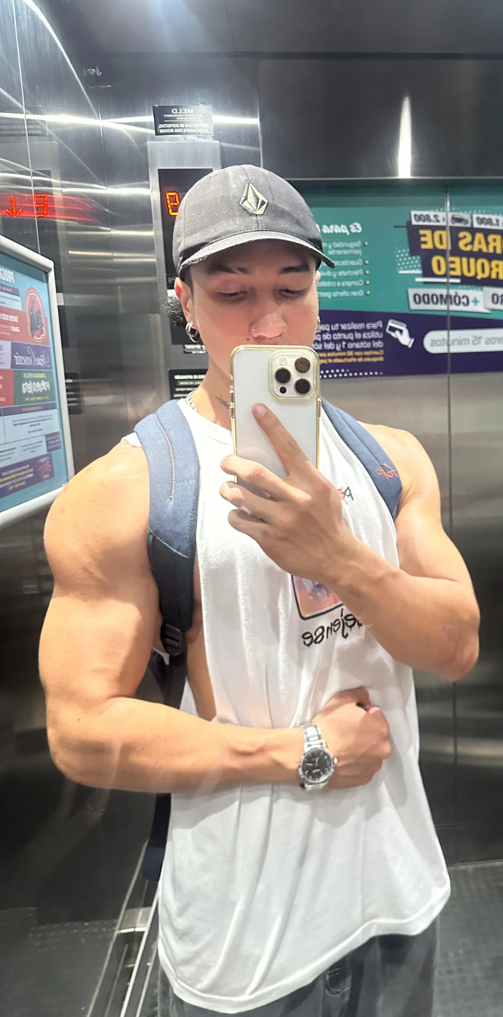 XXX Porn Photo of Nude Bull__fit 1