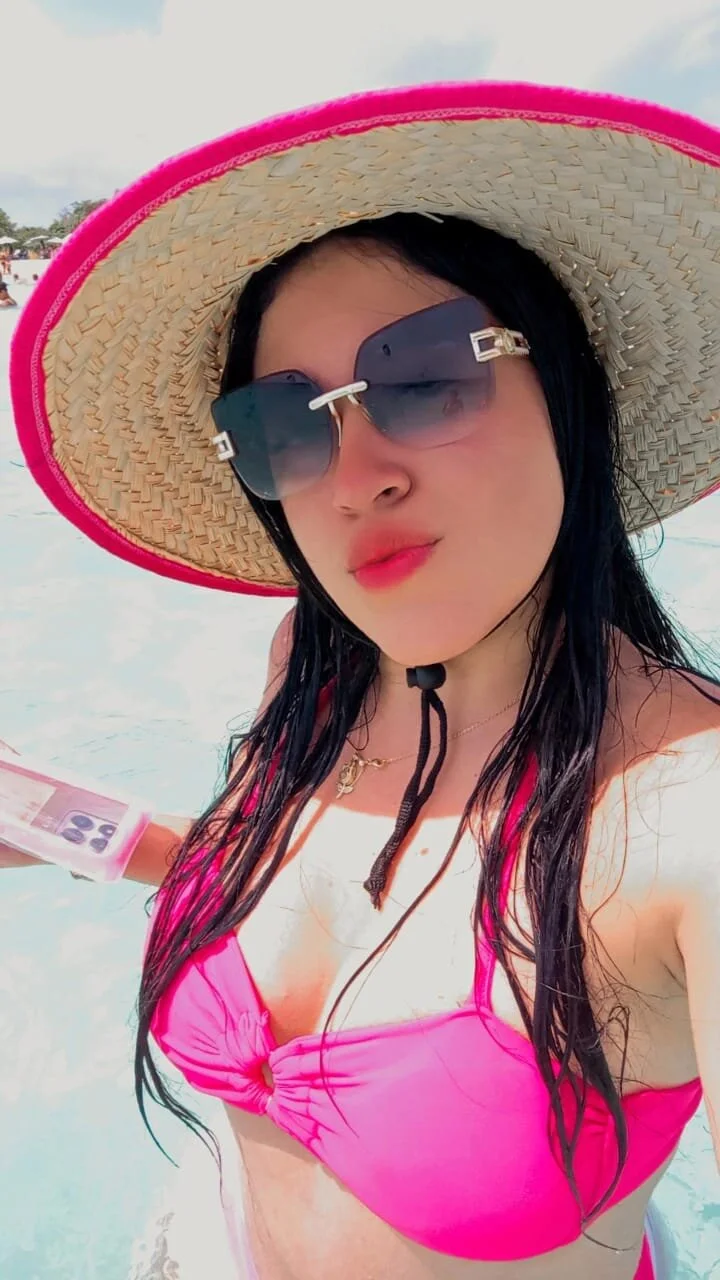 XXX Porn Photo of Nude Danielakent1 8
