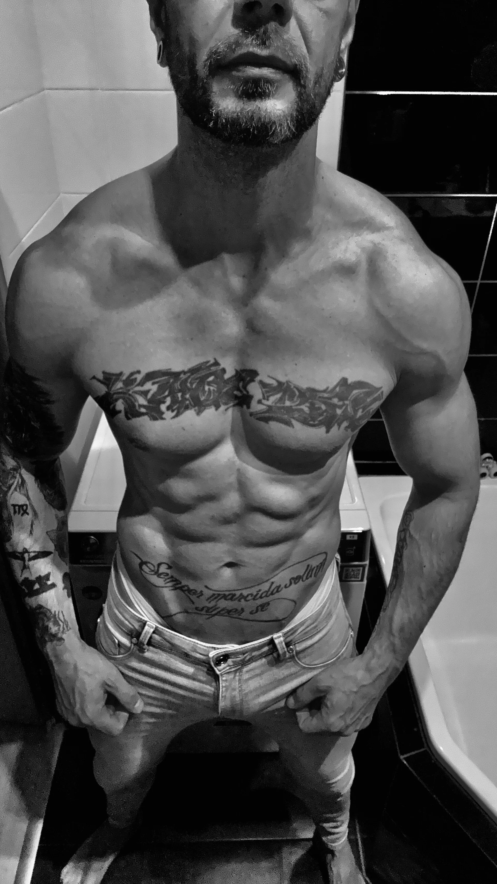 XXX Porn Photo of Nude -gymfitman- 2