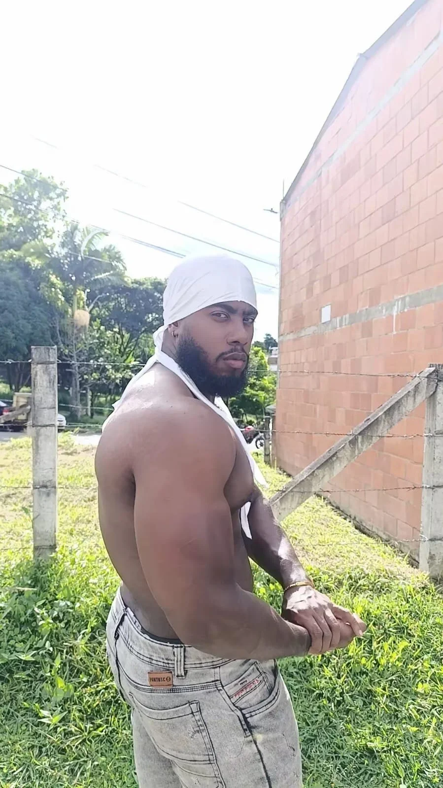 XXX Porn Photo of Nude lebron_million 34