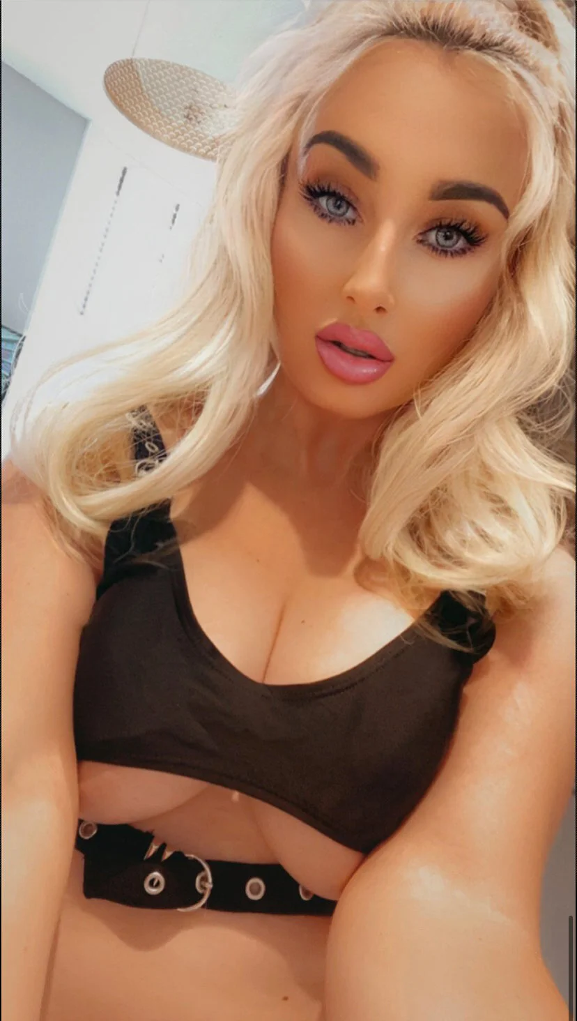 XXX Porn Photo of Nude BlondieBarbieBabe 17