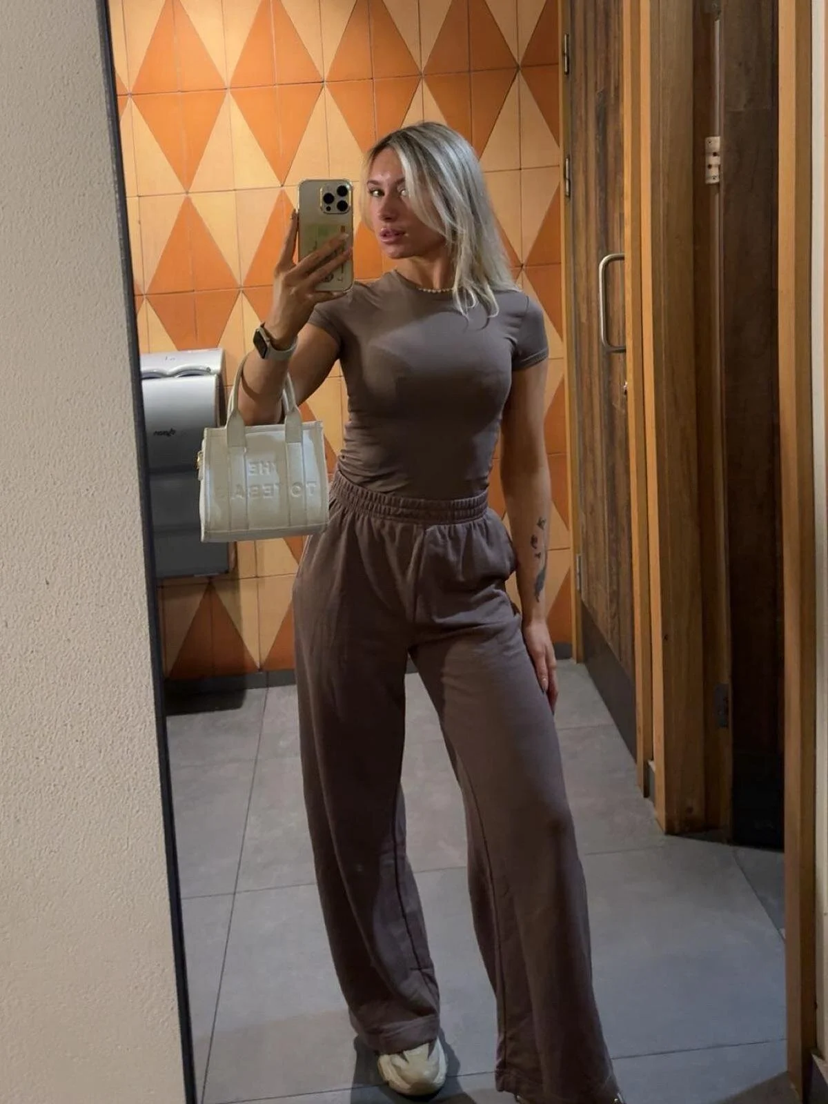 XXX Porn Photo of Nude SexySaraxxoo 8