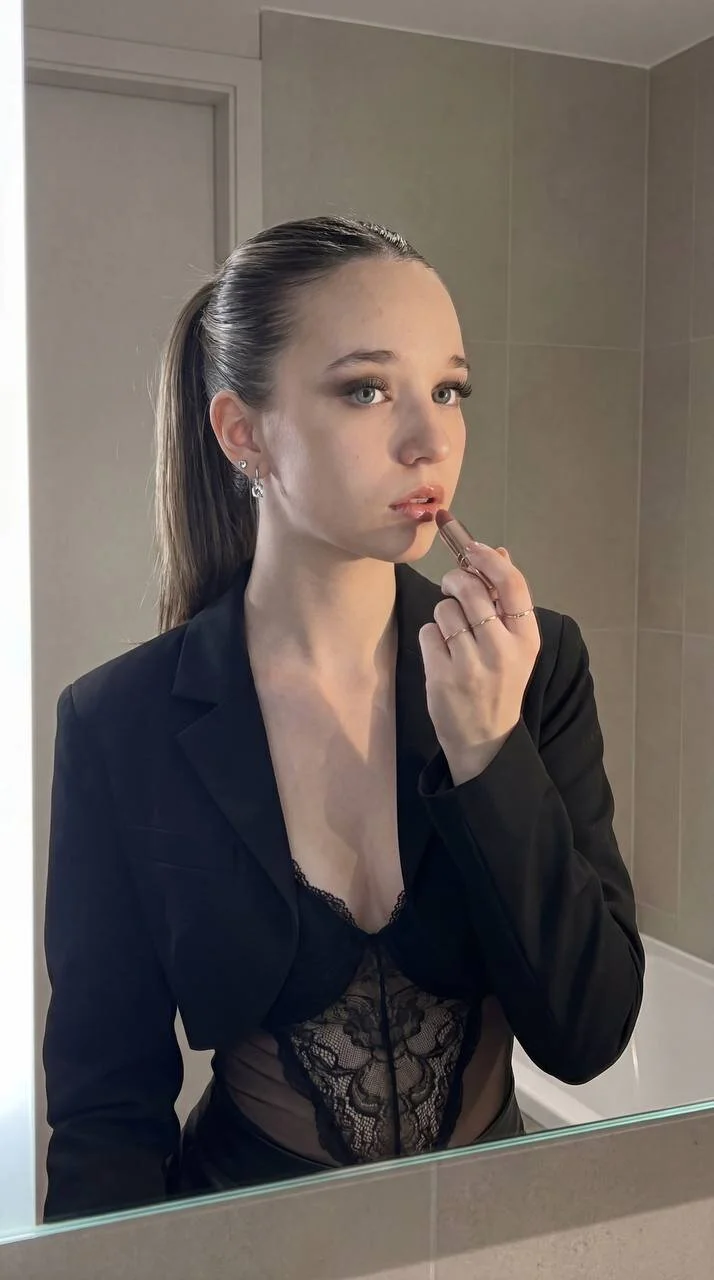 XXX Porn Photo of Nude alorenna 15