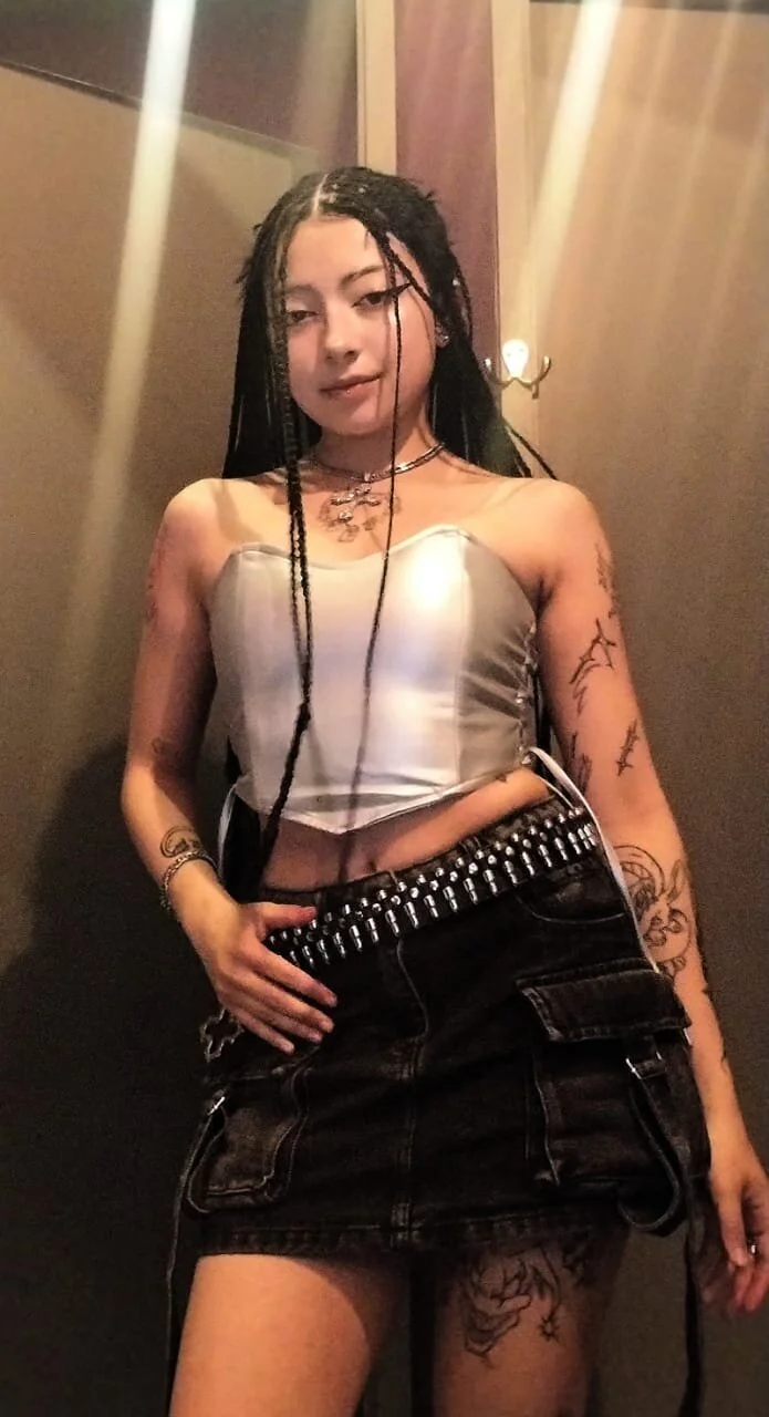 XXX Porn Photo of Nude shiny_foxeyes 7