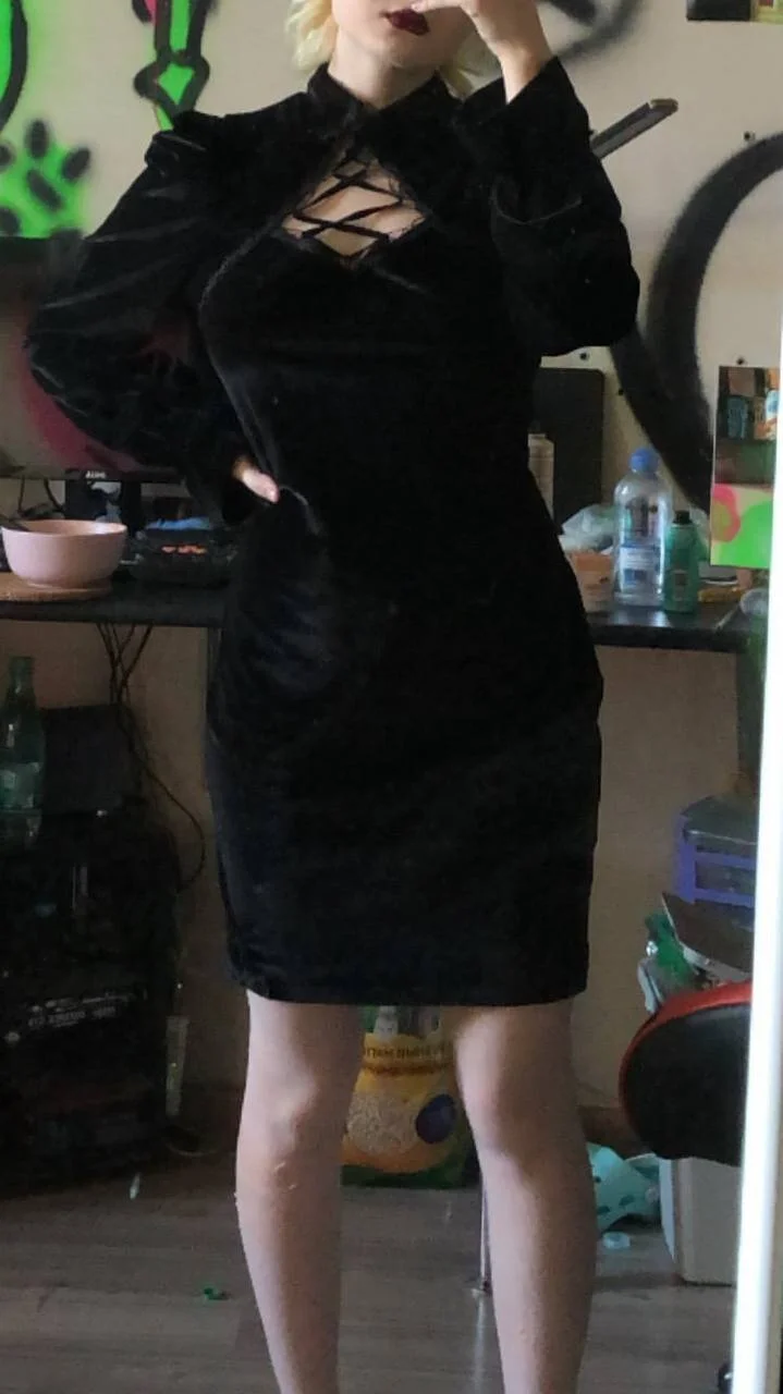XXX Porn Photo of Nude little_grinch666 1