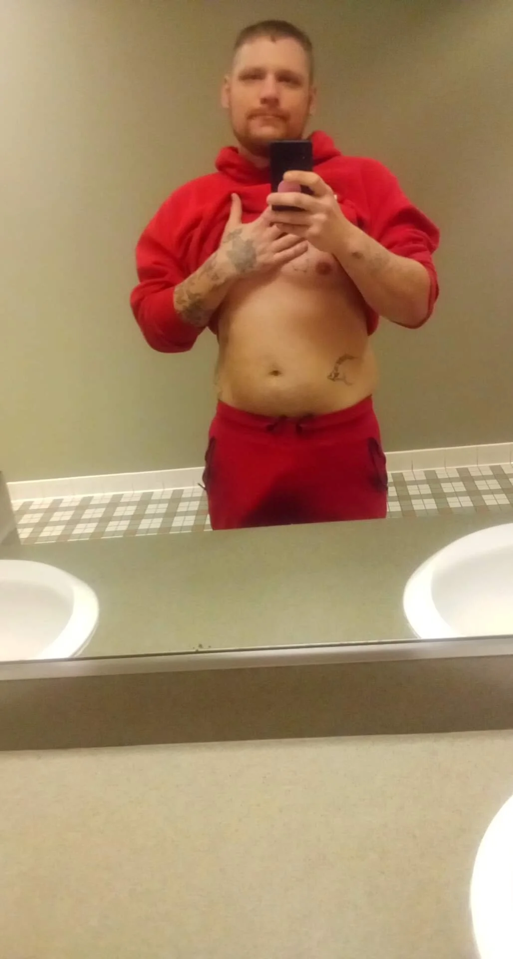 XXX Porn Photo of Nude GladsomeLark 9