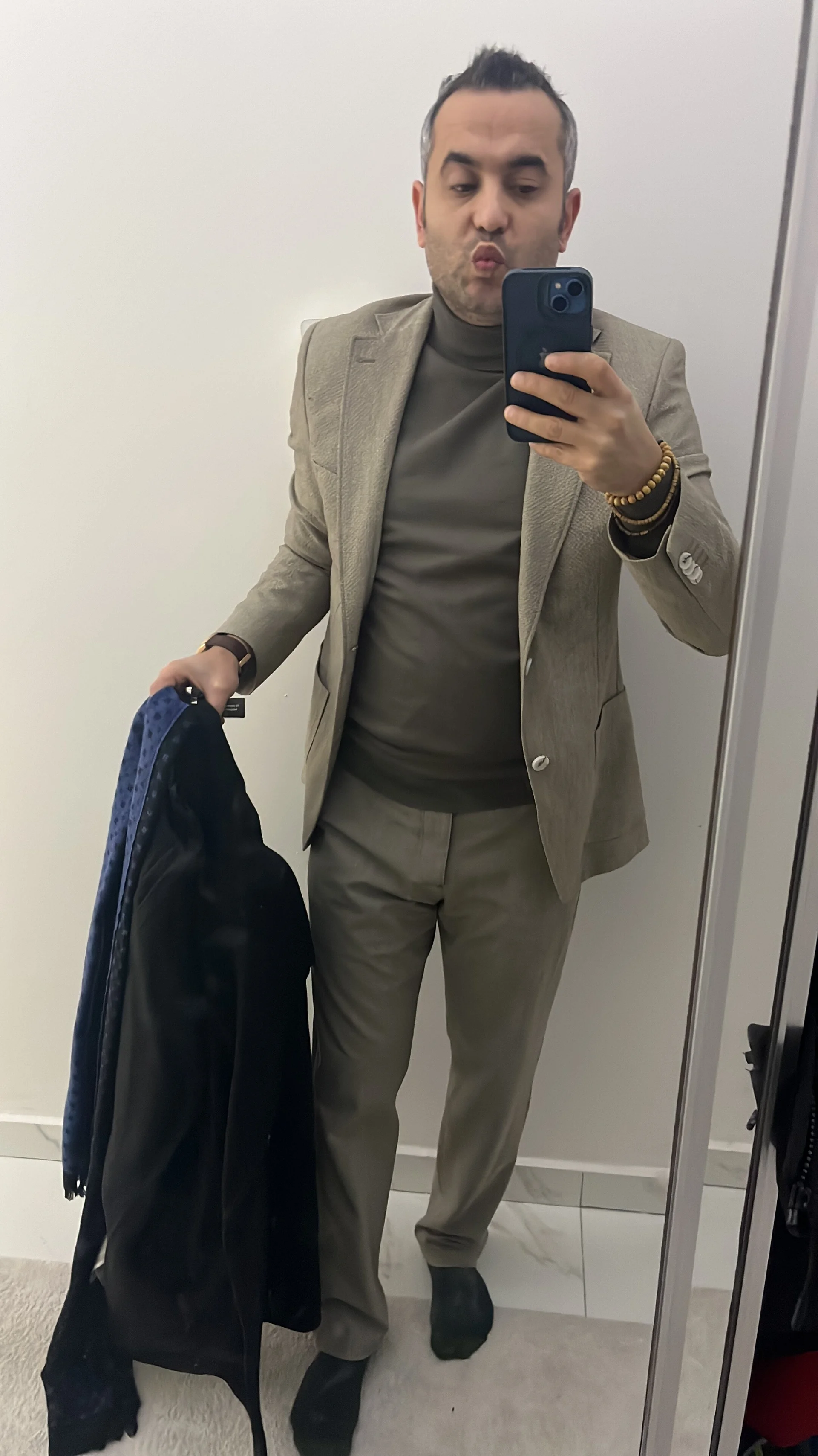 XXX Porn Photo of Nude Businessmantryy 6