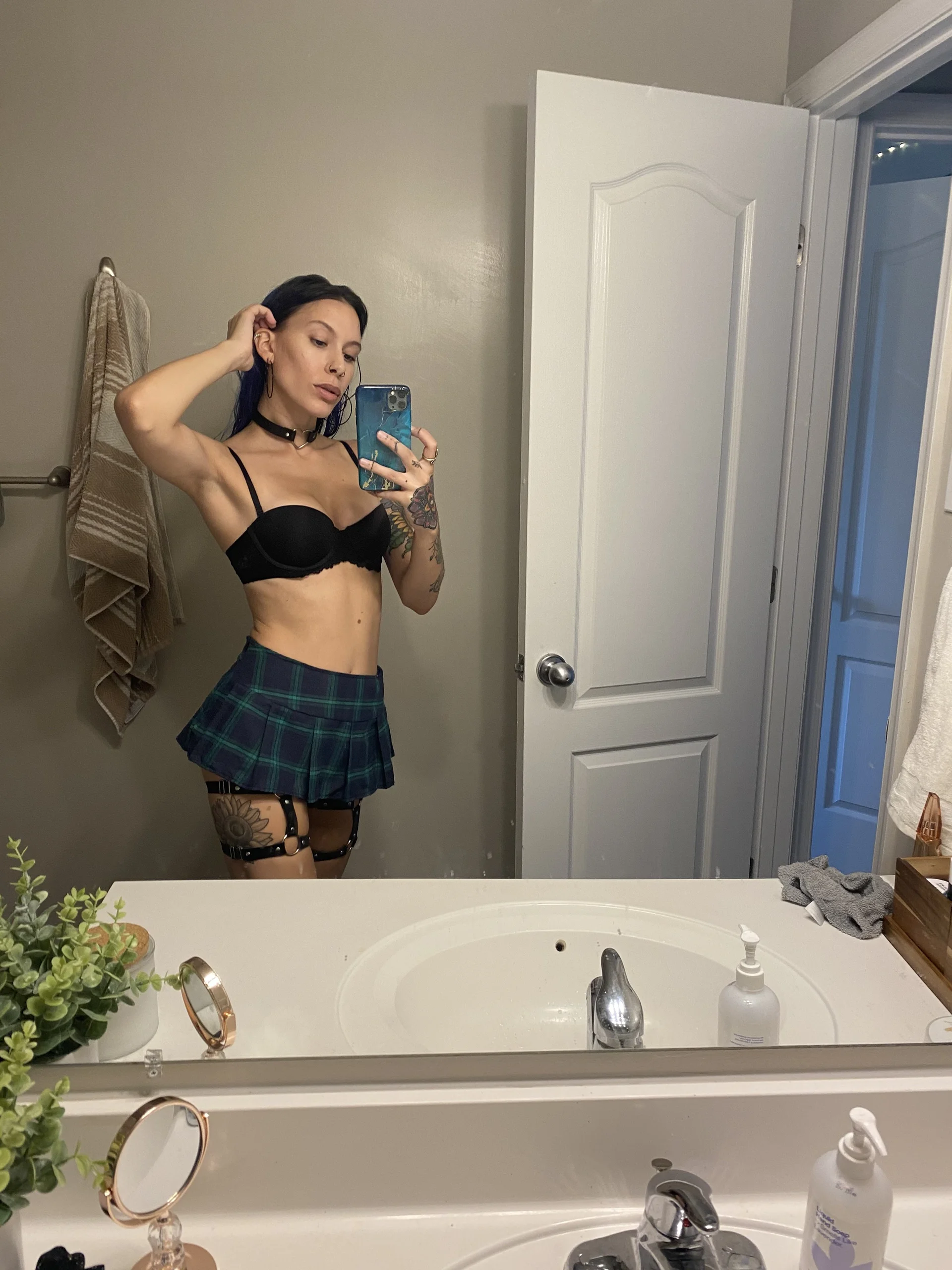 XXX Porn Photo of Nude lil_martian 1