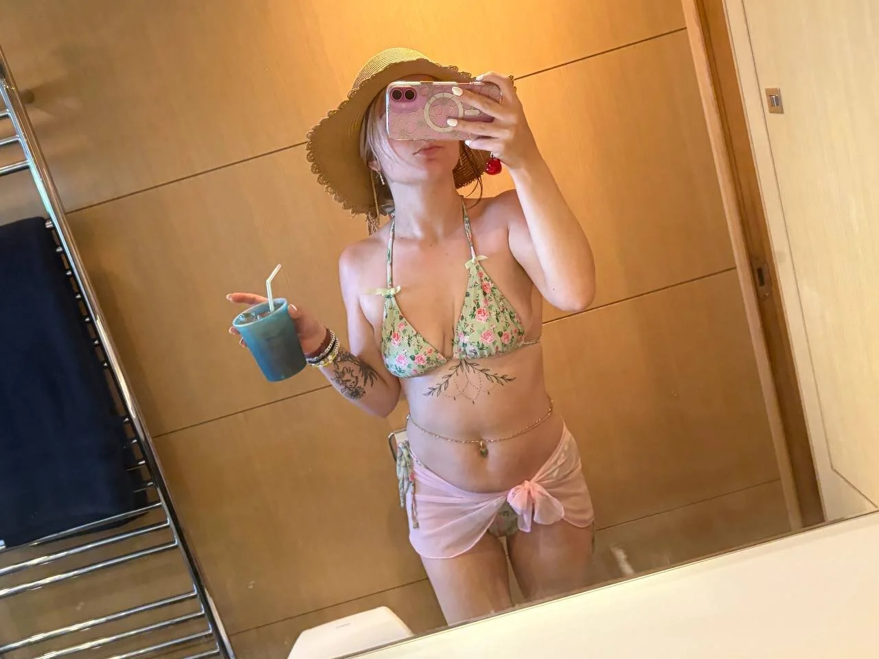 XXX Porn Photo of Nude Cutiepiespanks 54