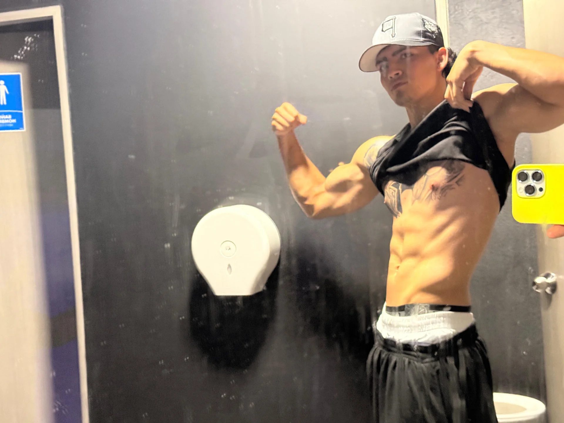 XXX Porn Photo of Nude elliot_colton 8