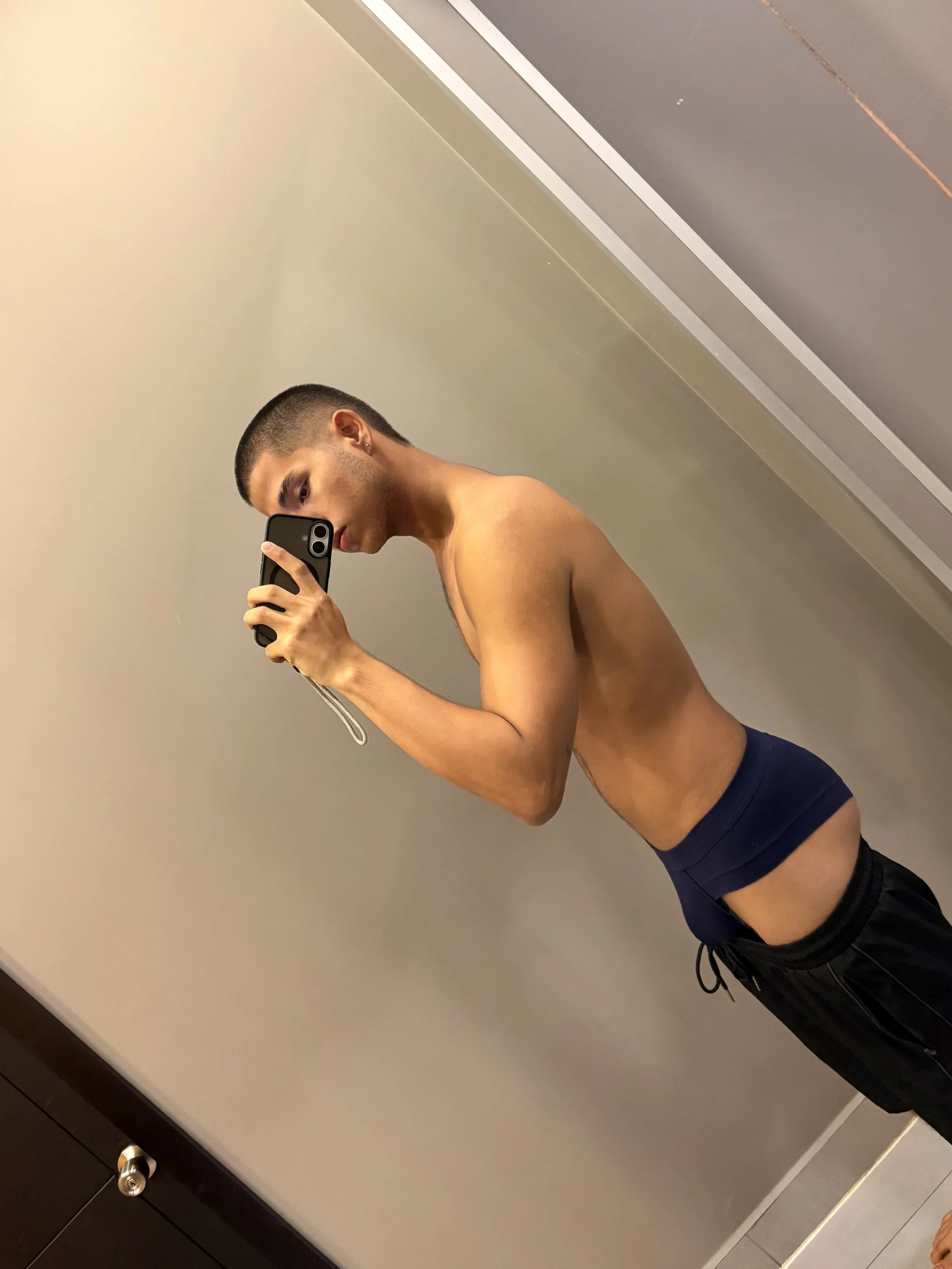 XXX Porn Photo of Nude harold_18_ 11