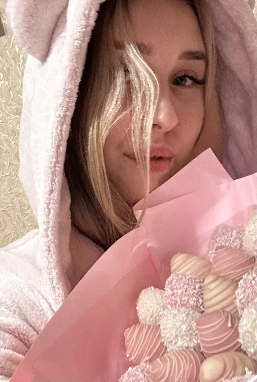 XXX Porn Photo of Nude CrazyBitchInLace 1