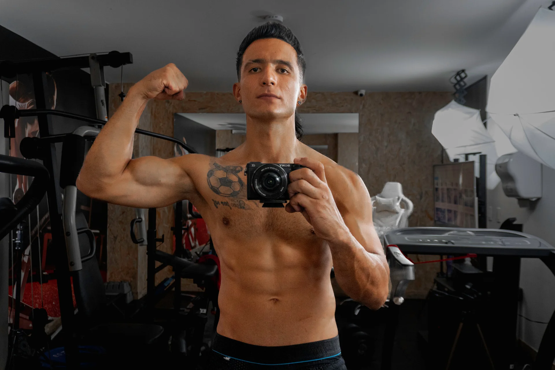 XXX Porn Photo of Nude RenzoVega 9