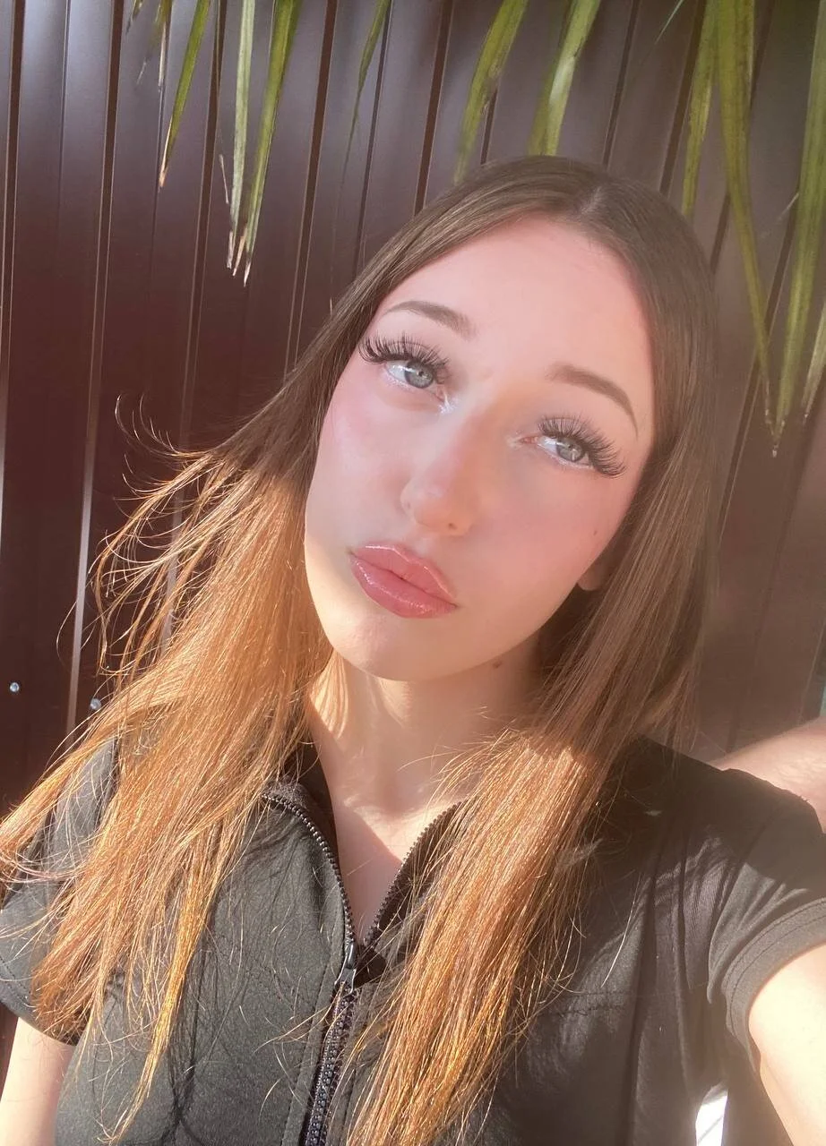XXX Porn Photo of Nude CutieWorm 7