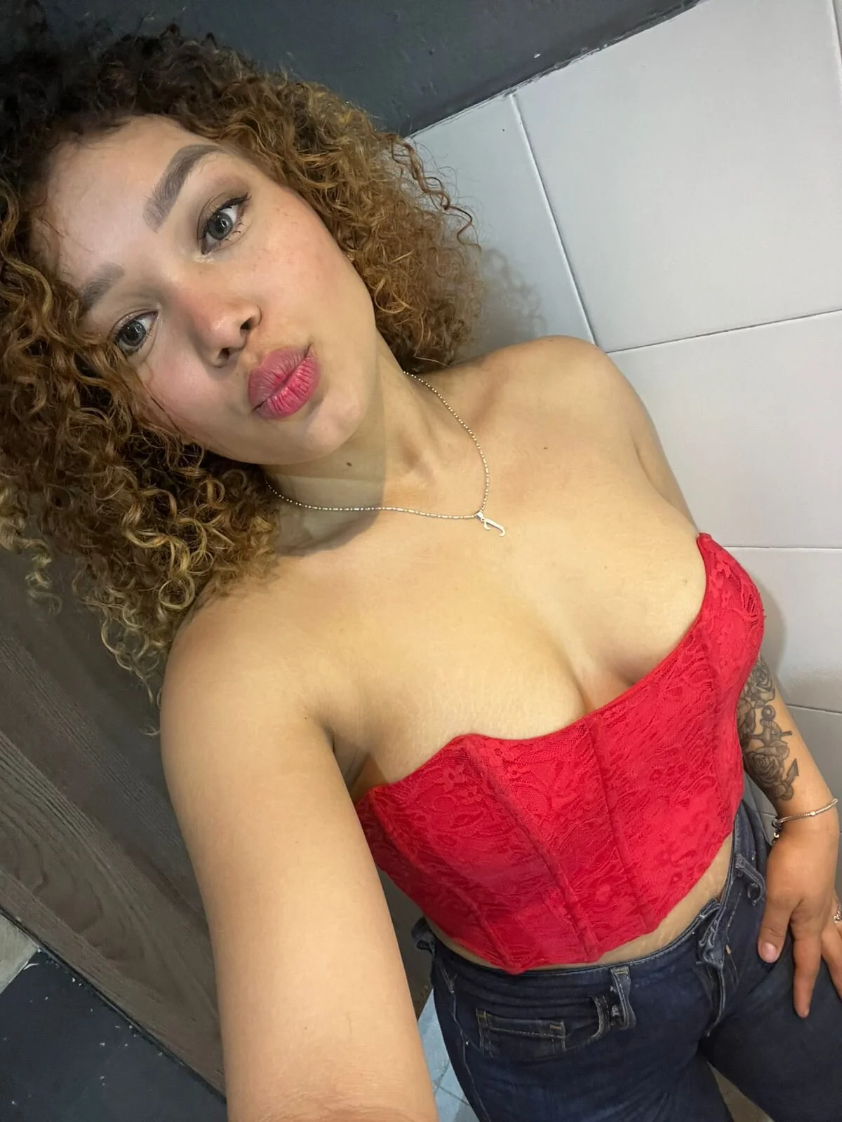 XXX Porn Photo of Nude allisontorres1 5