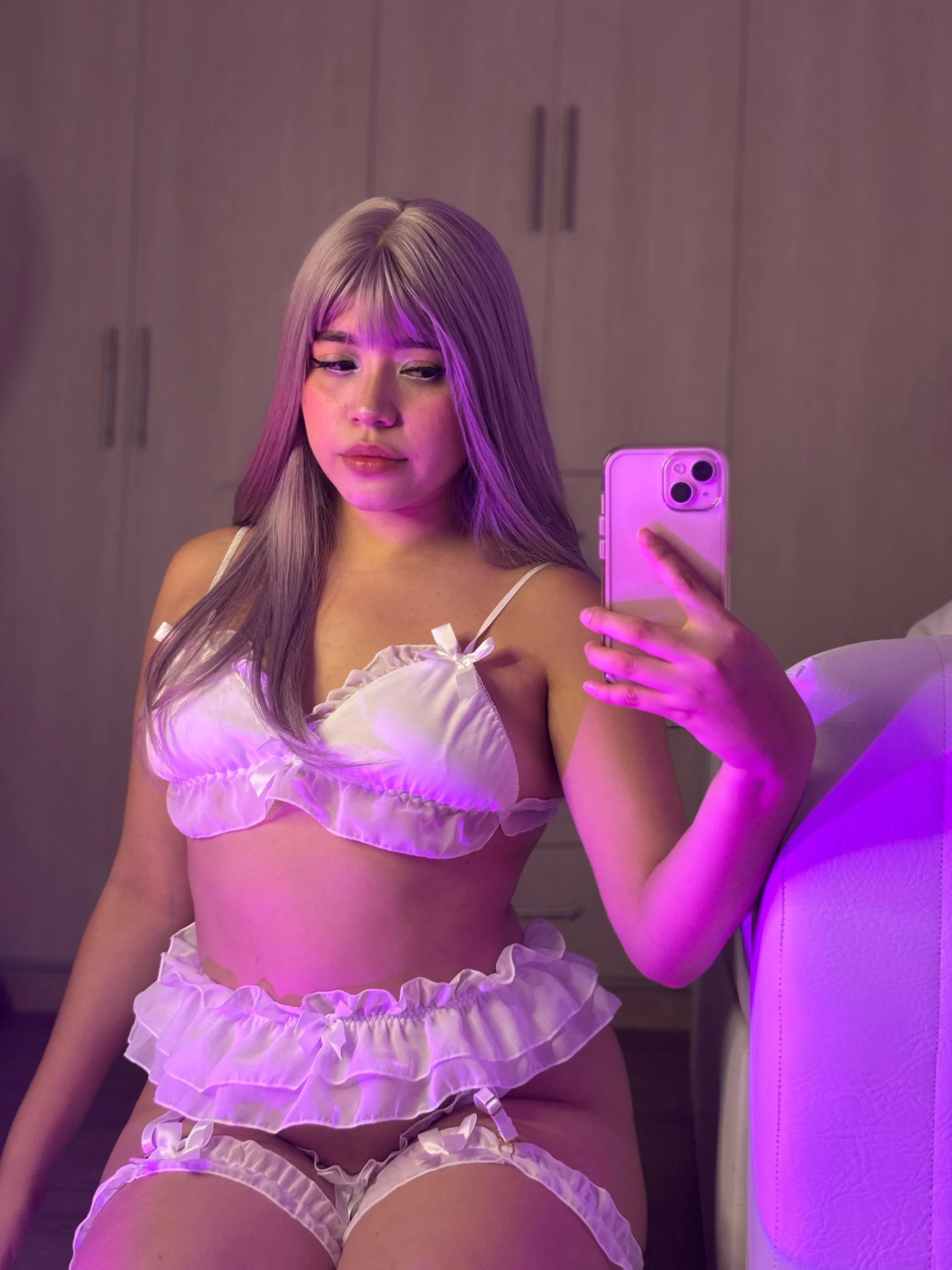 XXX Porn Photo of Nude Emiii_cute 1