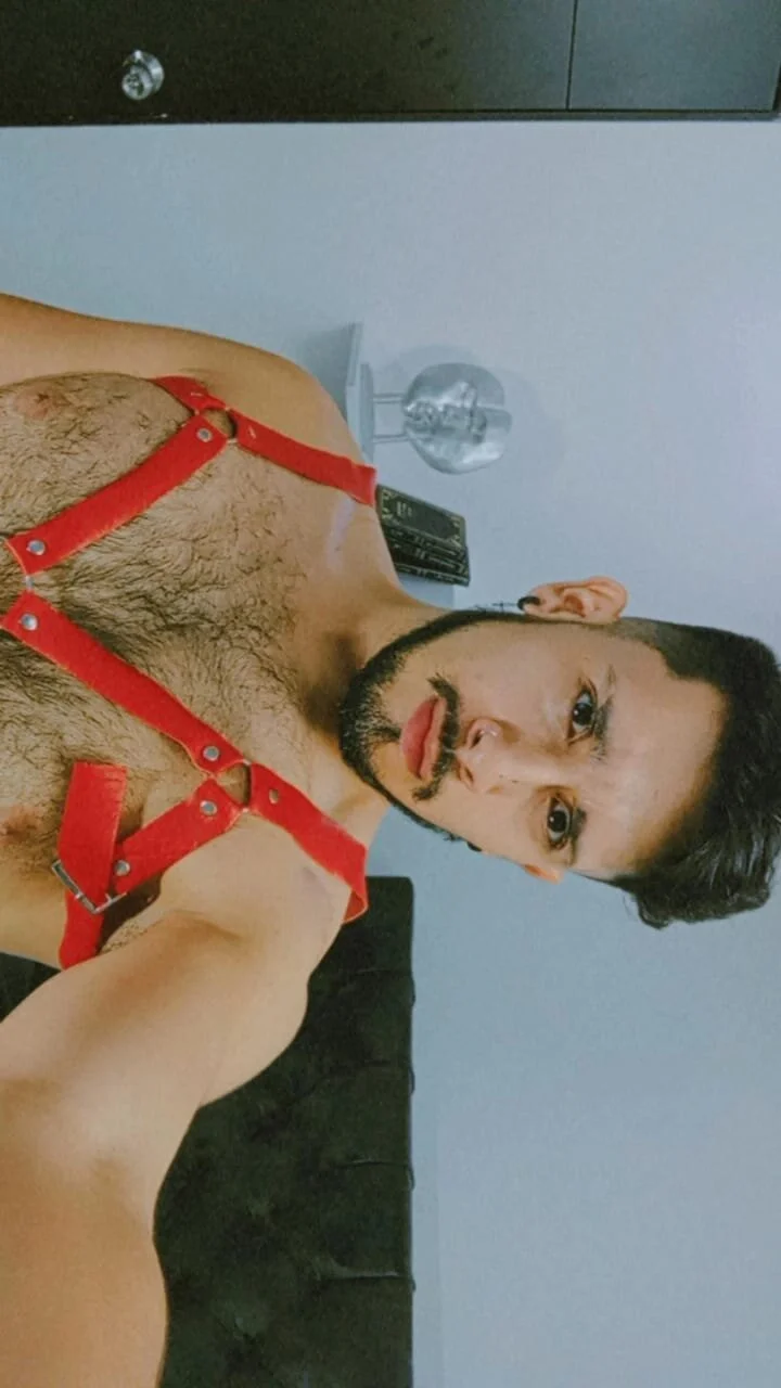XXX Porn Photo of Nude Tyson_BearX 1