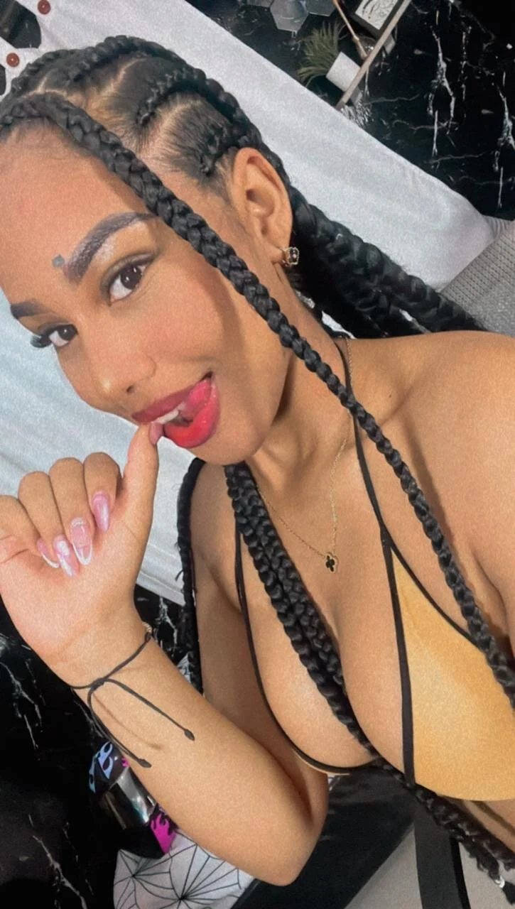 XXX Porn Photo of Nude Hilaryebony_ 13