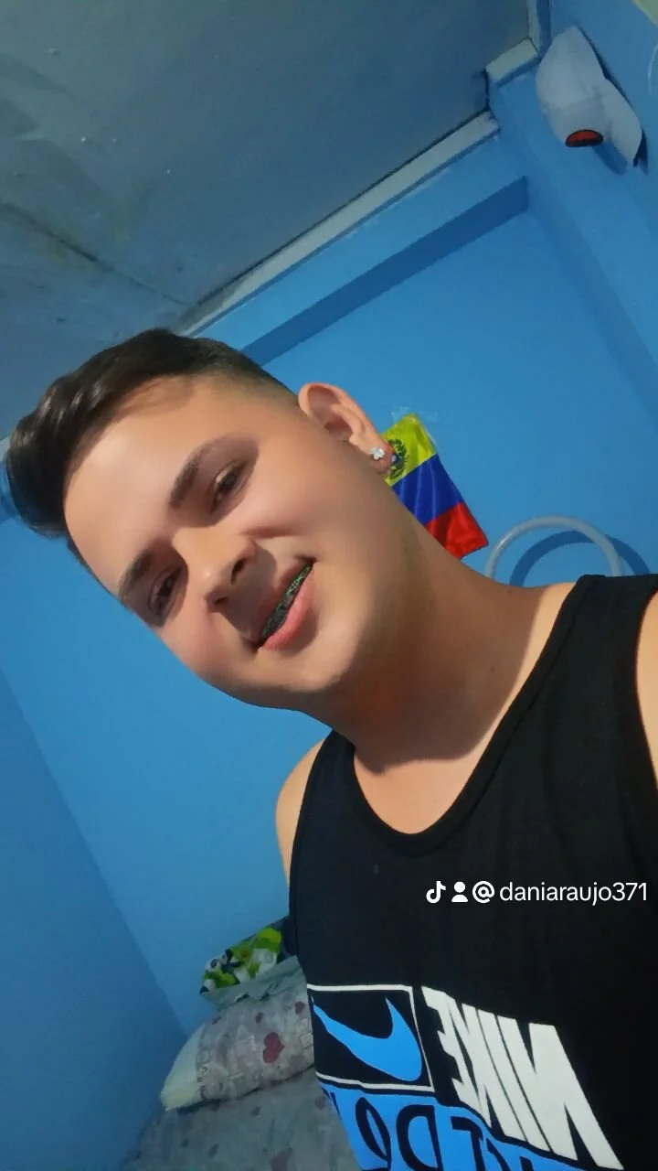 XXX Porn Photo of Nude ProfiledSnorting 8