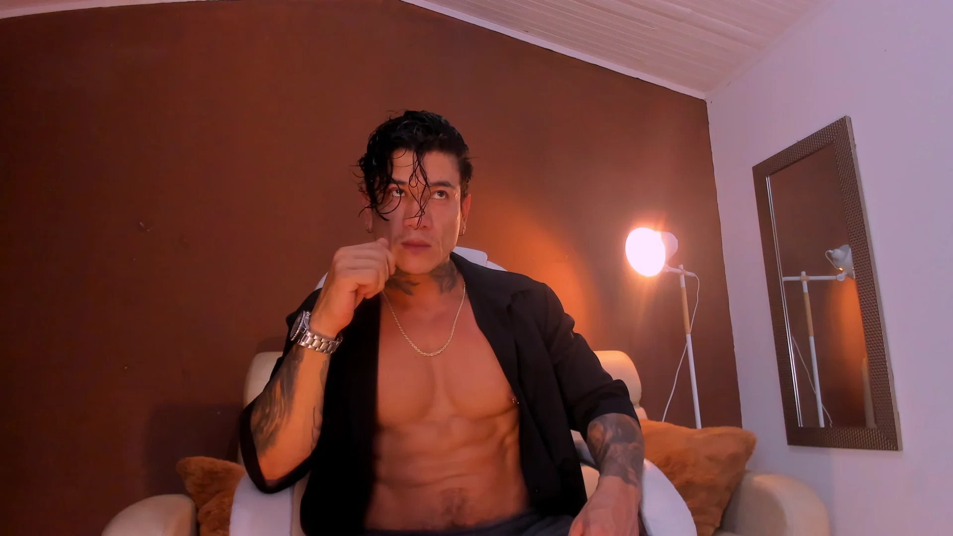 XXX Porn Photo of Nude Dantesuarez28 10