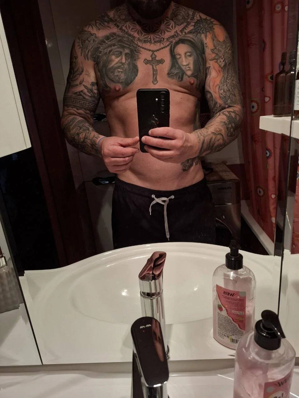 XXX Porn Photo of Nude RooHot 1