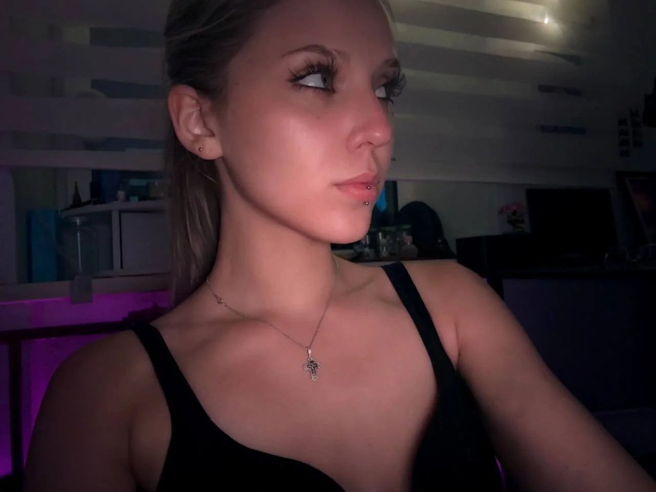 XXX Porn Photo of Nude LeonoreCarrelli 6