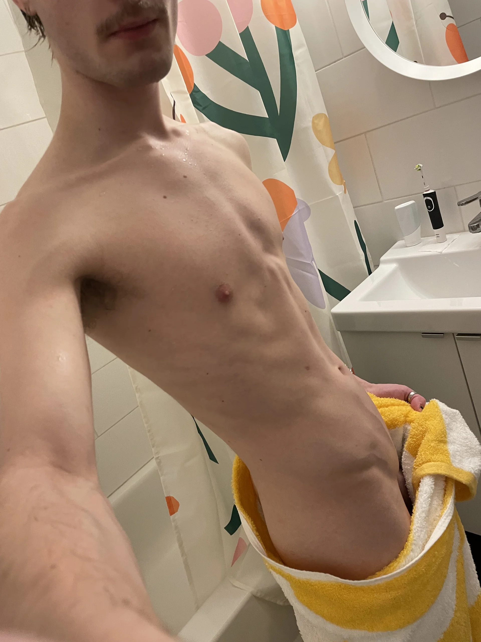XXX Porn Photo of Nude TwinkGaymer 4