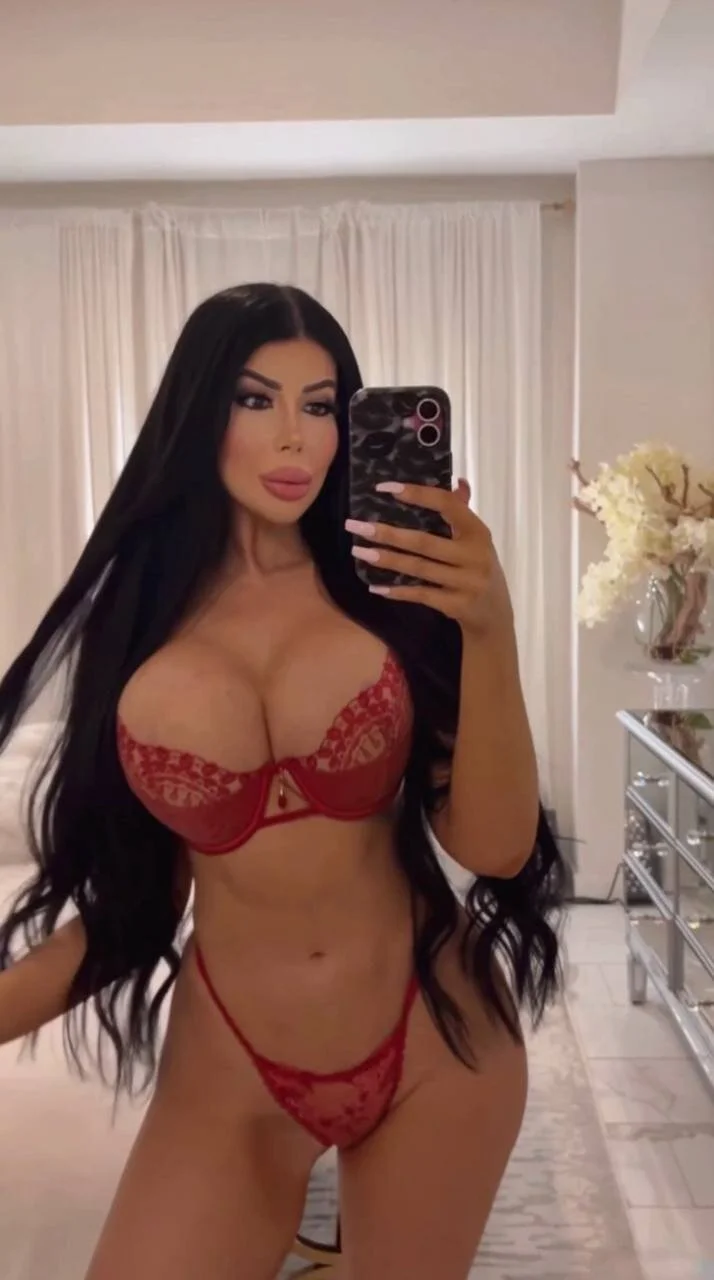 alexandragabrielle