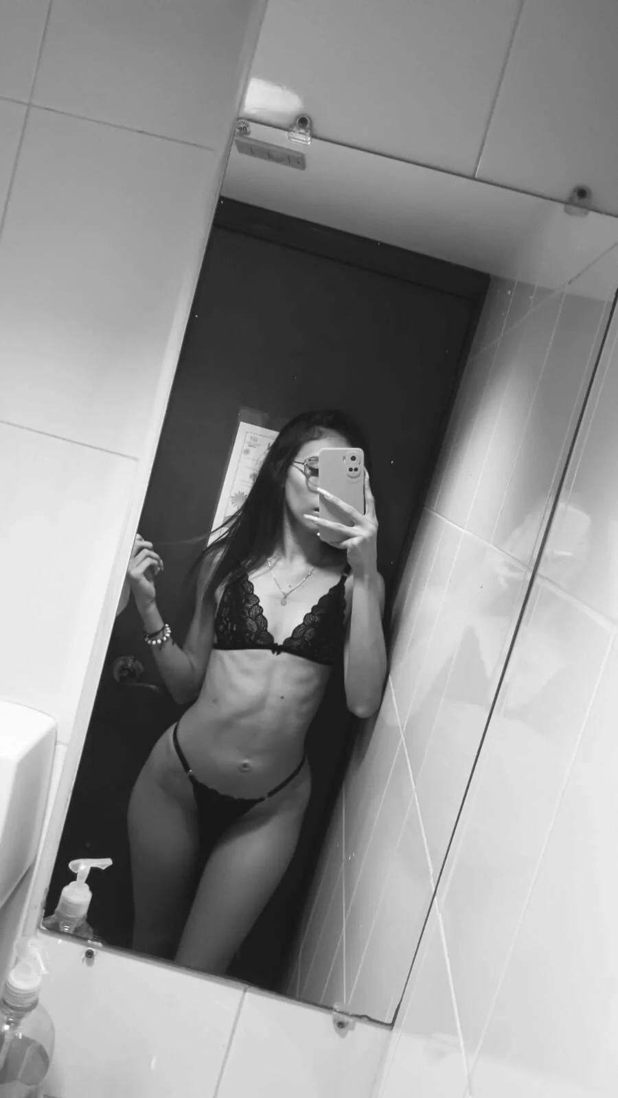 XXX Porn Photo of Nude doll_bella_ 4