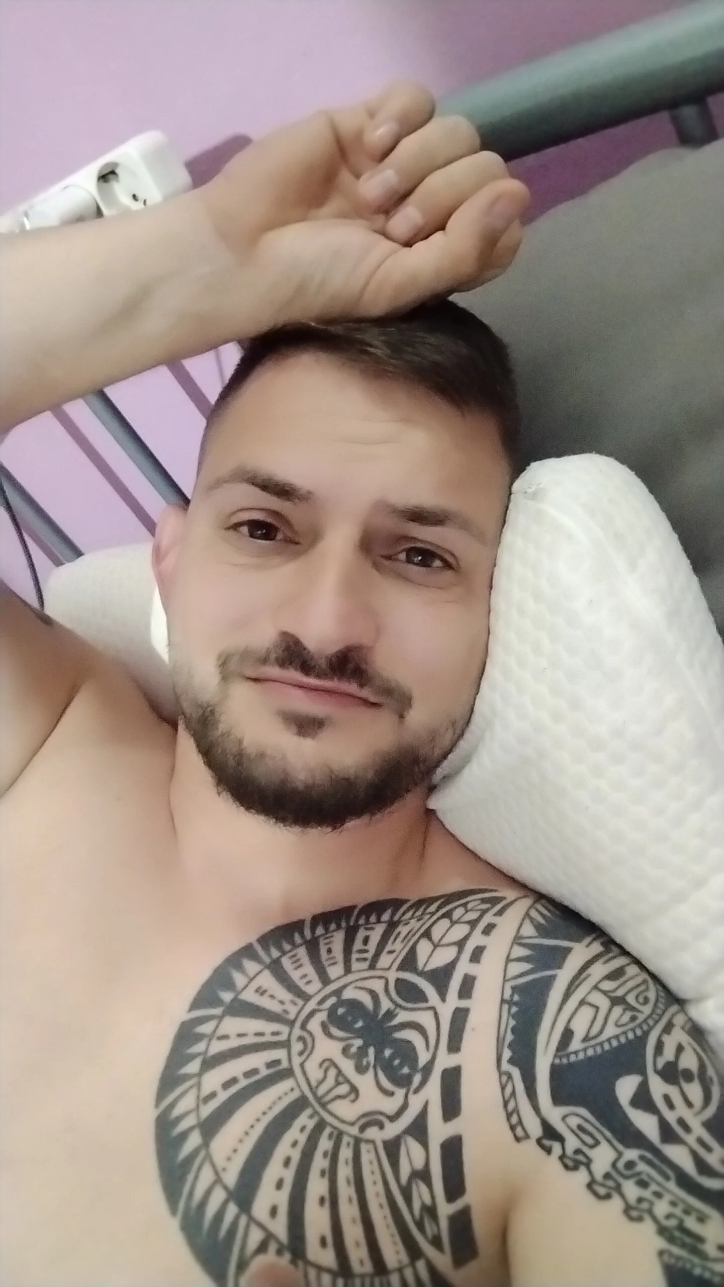 XXX Porn Photo of Nude KingOfKingsX 3